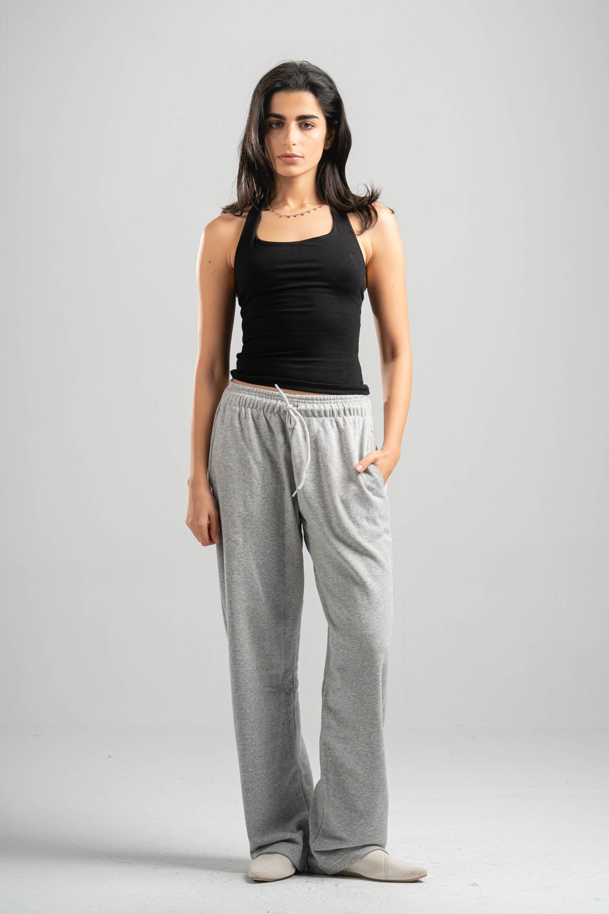 BLACK HALTER NECK BASIC TOP