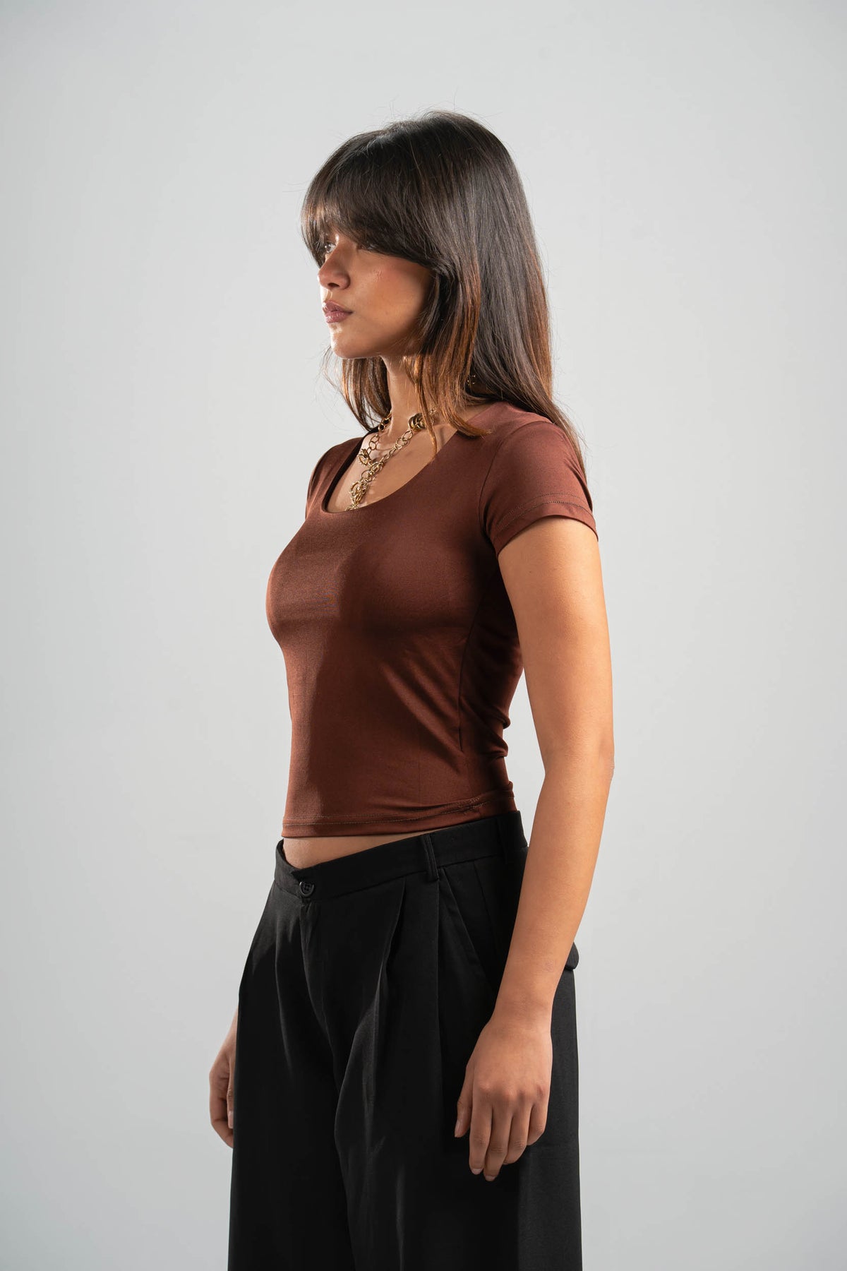 DARK BROWN ESSENTIAL WIDE NECK TOP