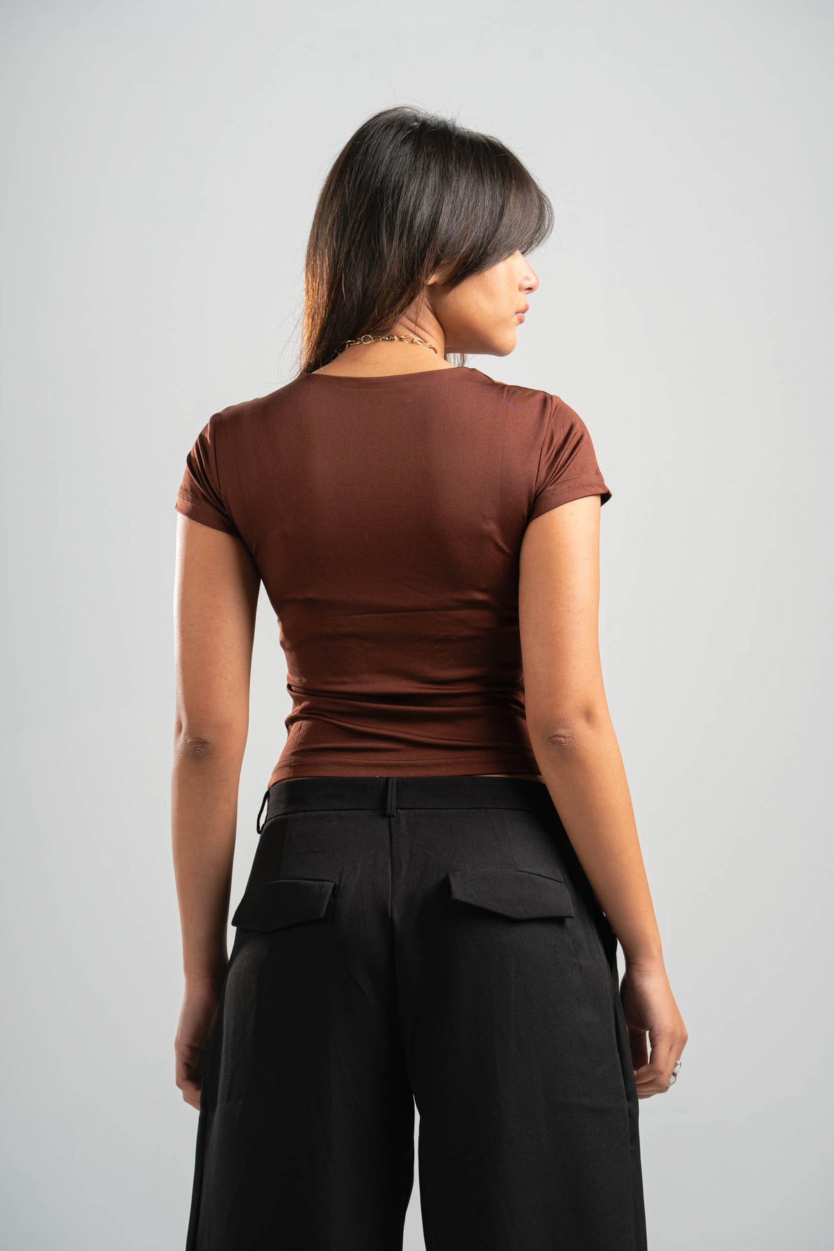 DARK BROWN ESSENTIAL WIDE NECK TOP