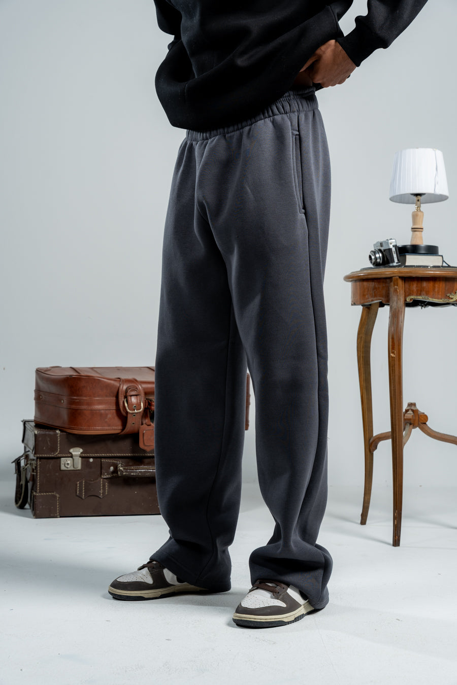 DARK GREY RELAX FIT SWEATPANTS