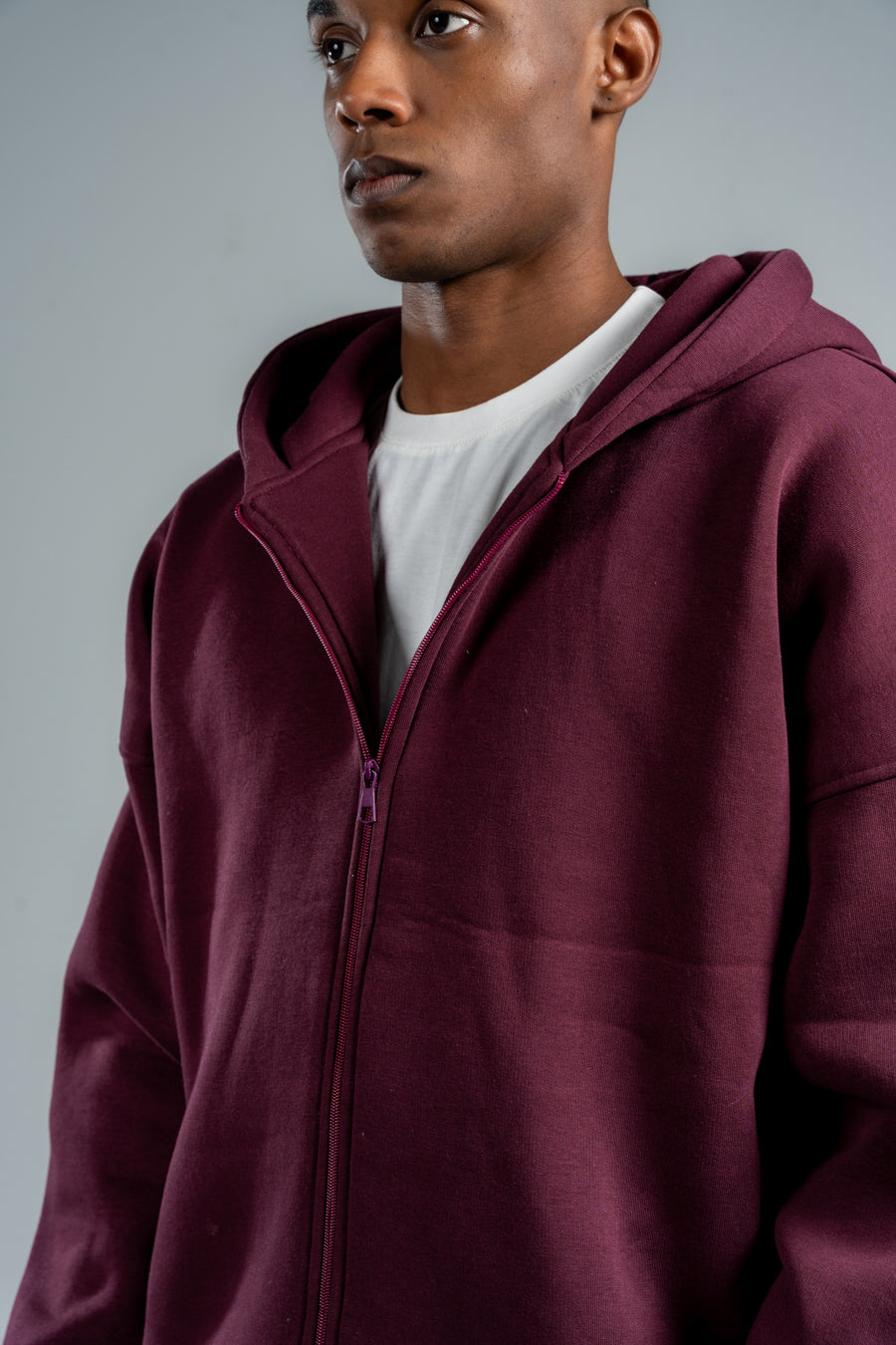 BURGUNDY ESSENTIAL ZIP UP HOODIE