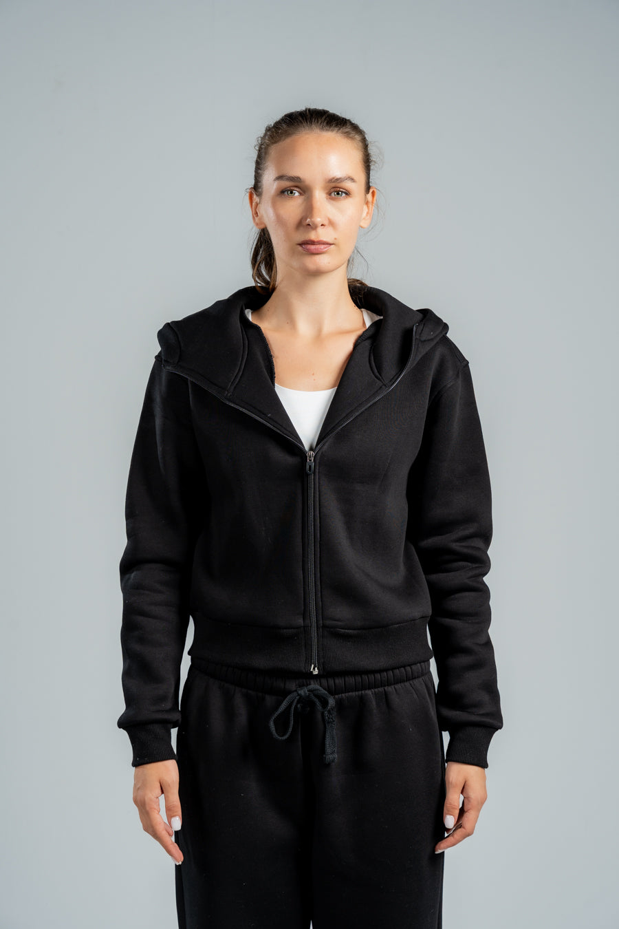 BLACK CROPPED FULL ZIPPER