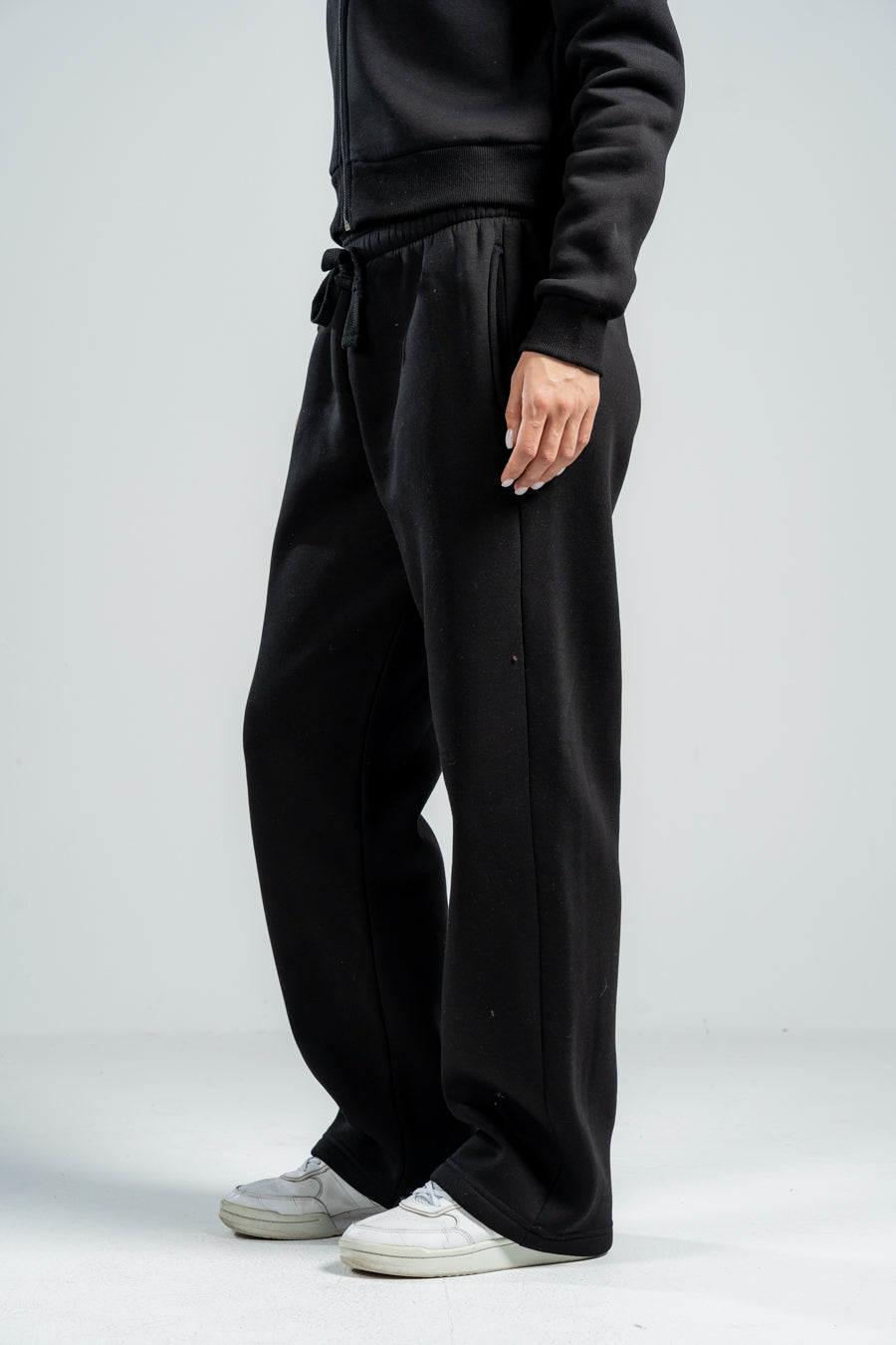 BLACK RELAX FIT SWEATPANTS