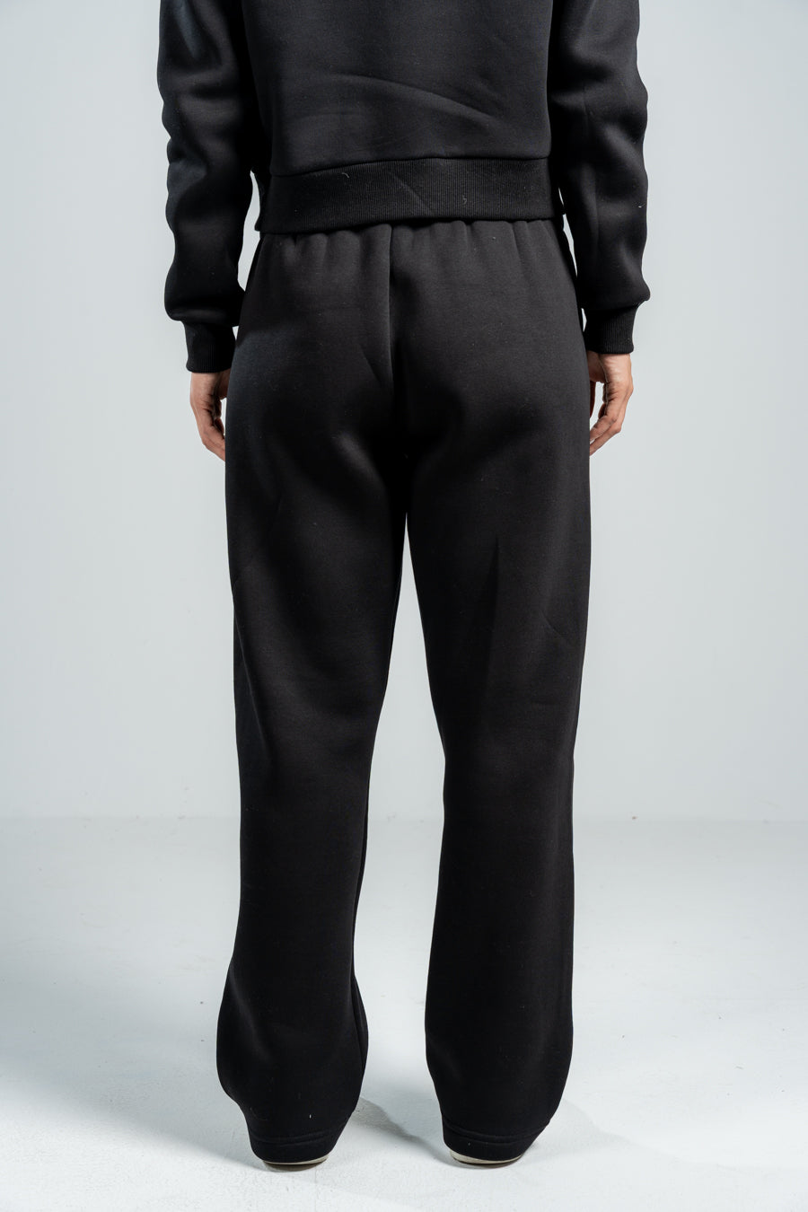 BLACK RELAX FIT SWEATPANTS