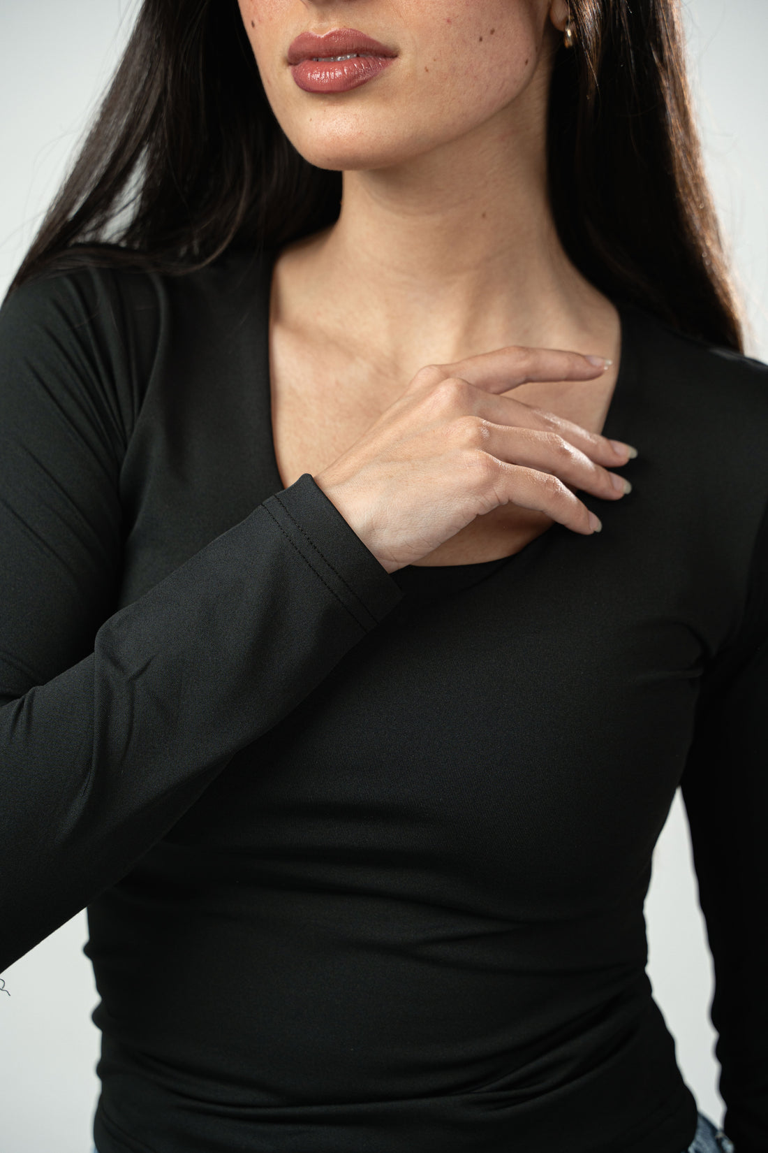 BLACK LONG SLEEVES WIDE NECK TOP