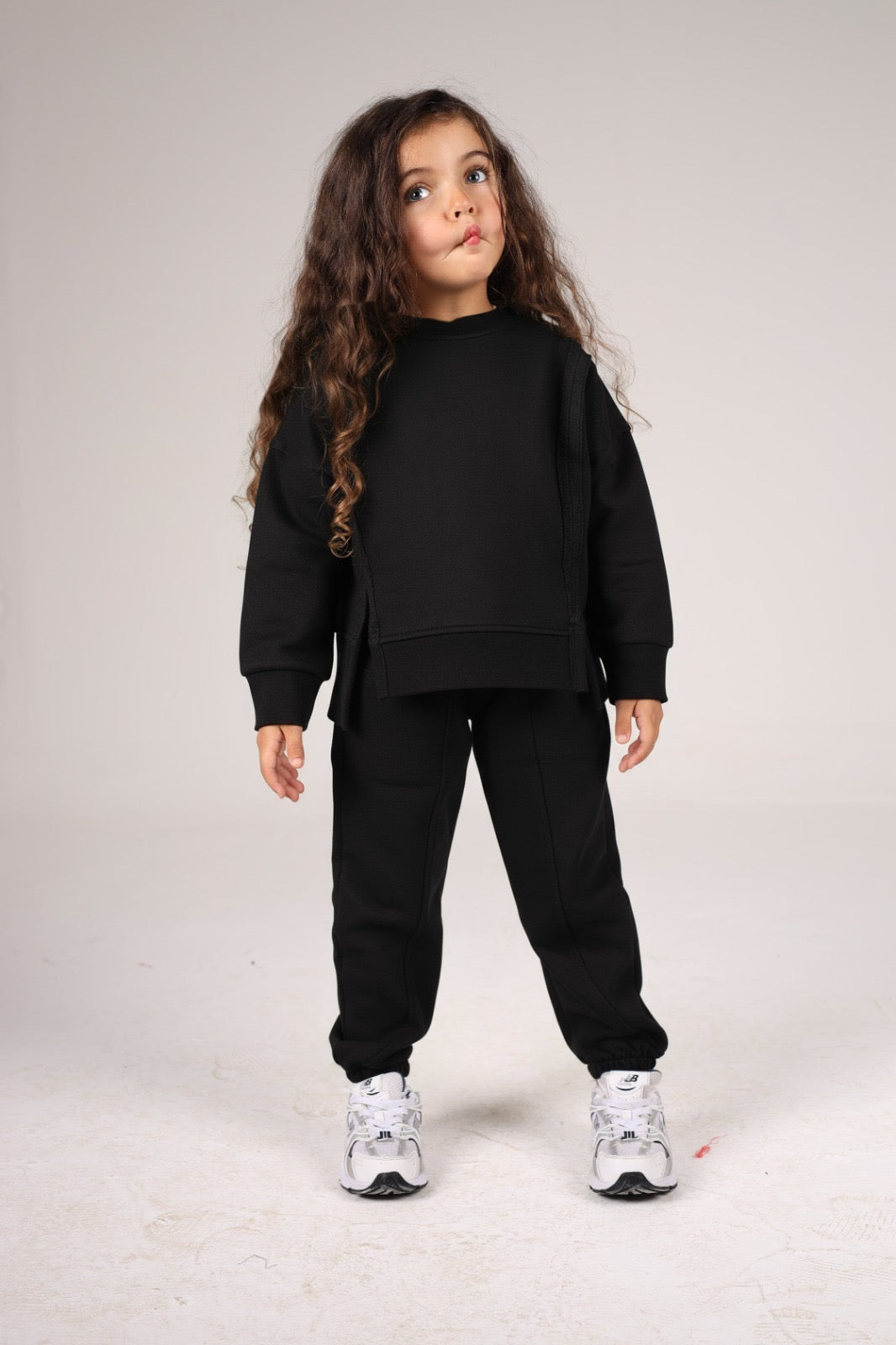BLACK MINI CREWNECK