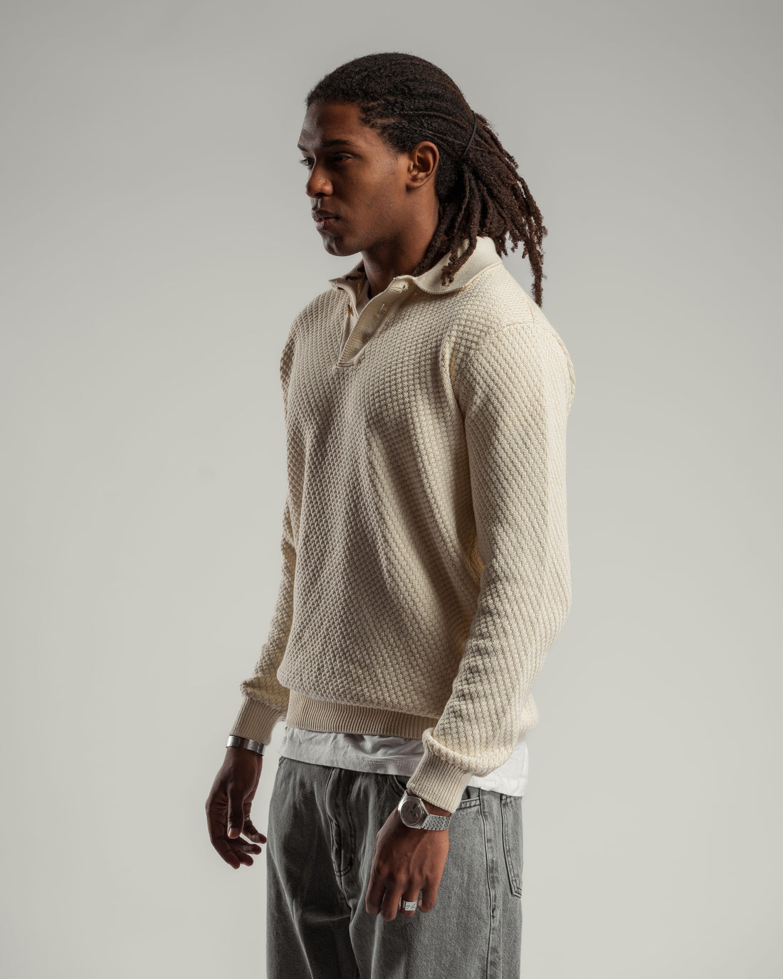 BUTTONED OFF WHITE KNITTED POLO