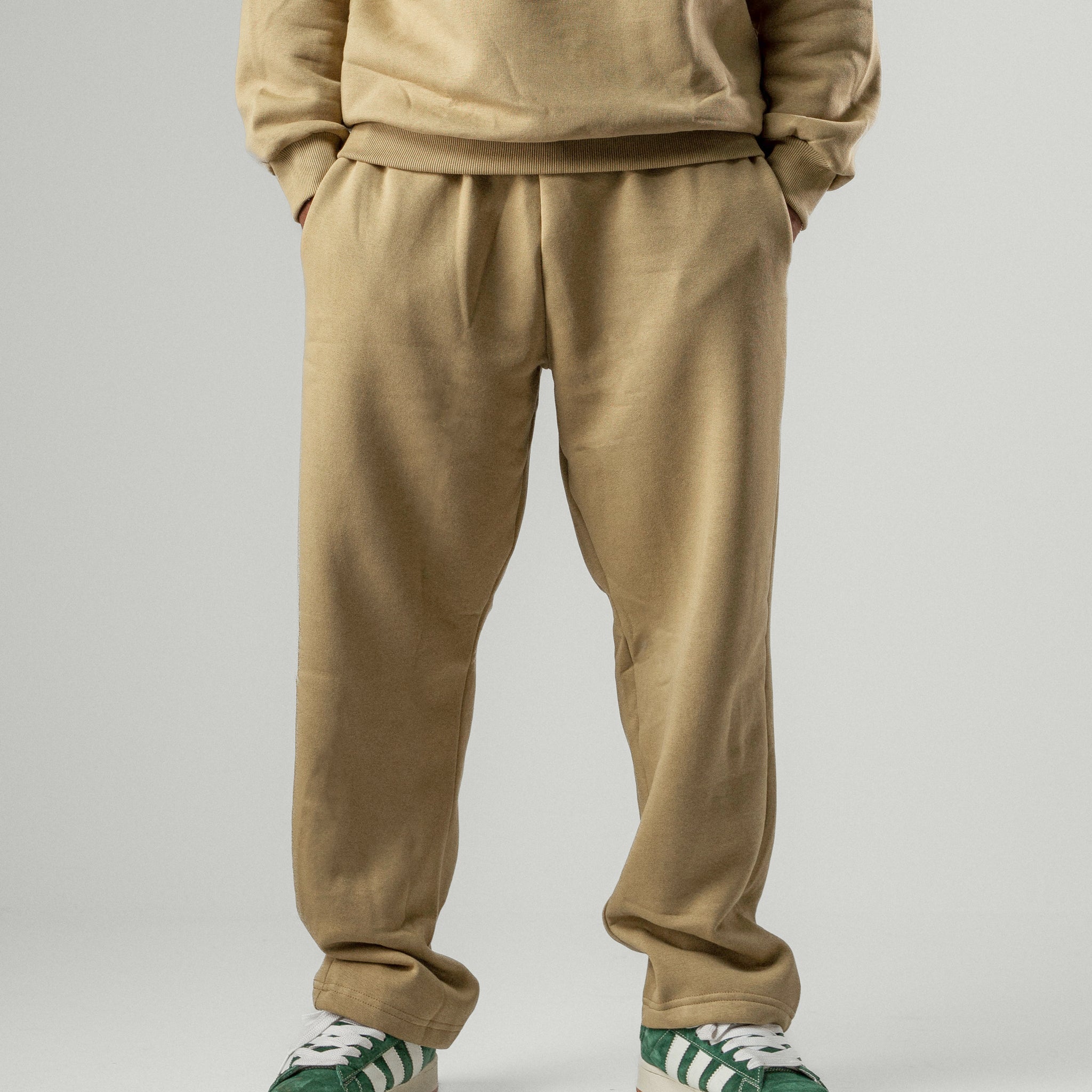 TAWNY BROWN STRAIGHT SWEATPANTS