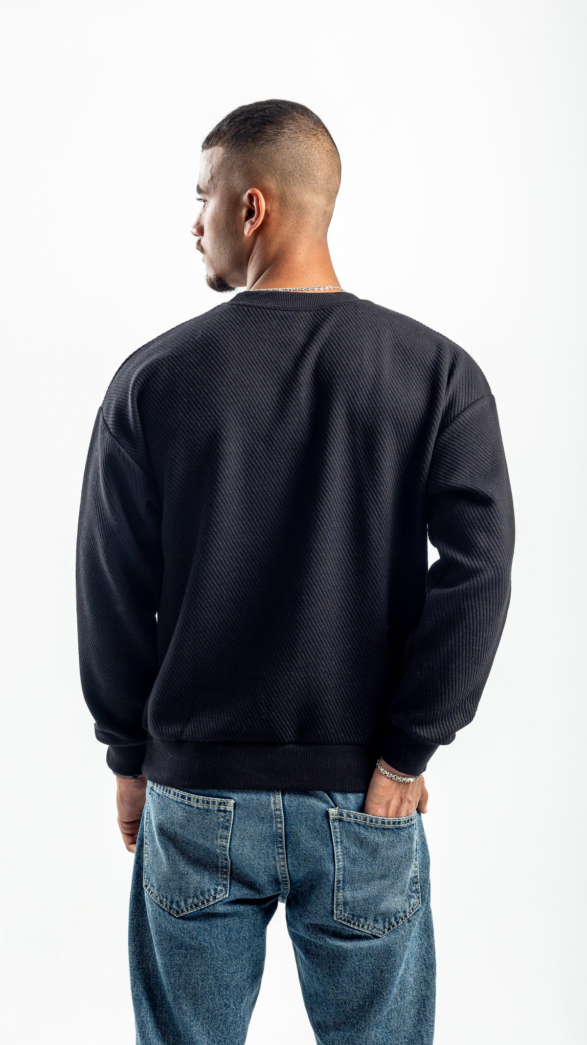 BLACK RIBBED DIAGONAL CREWNECK