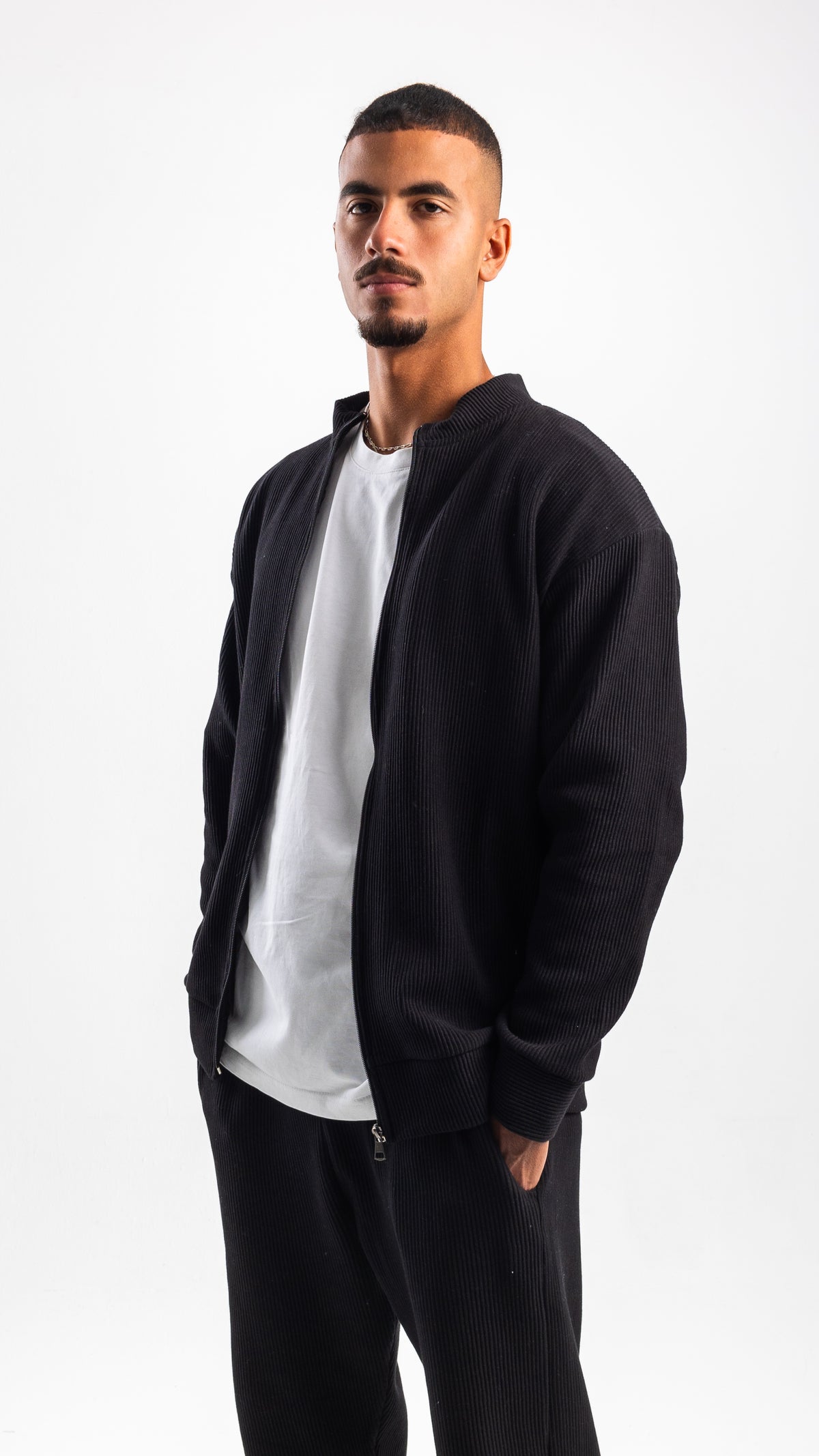 BLACK ZIP-UP RIBBED SWEATSHIRT