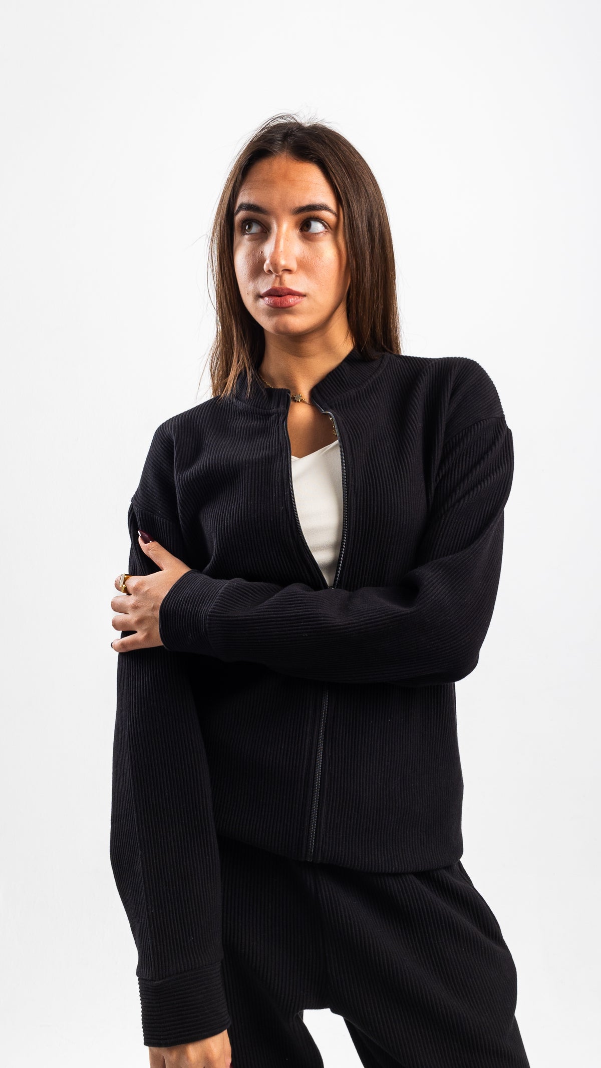 BLACK ZIP-UP RIBBED SWEATSHIRT