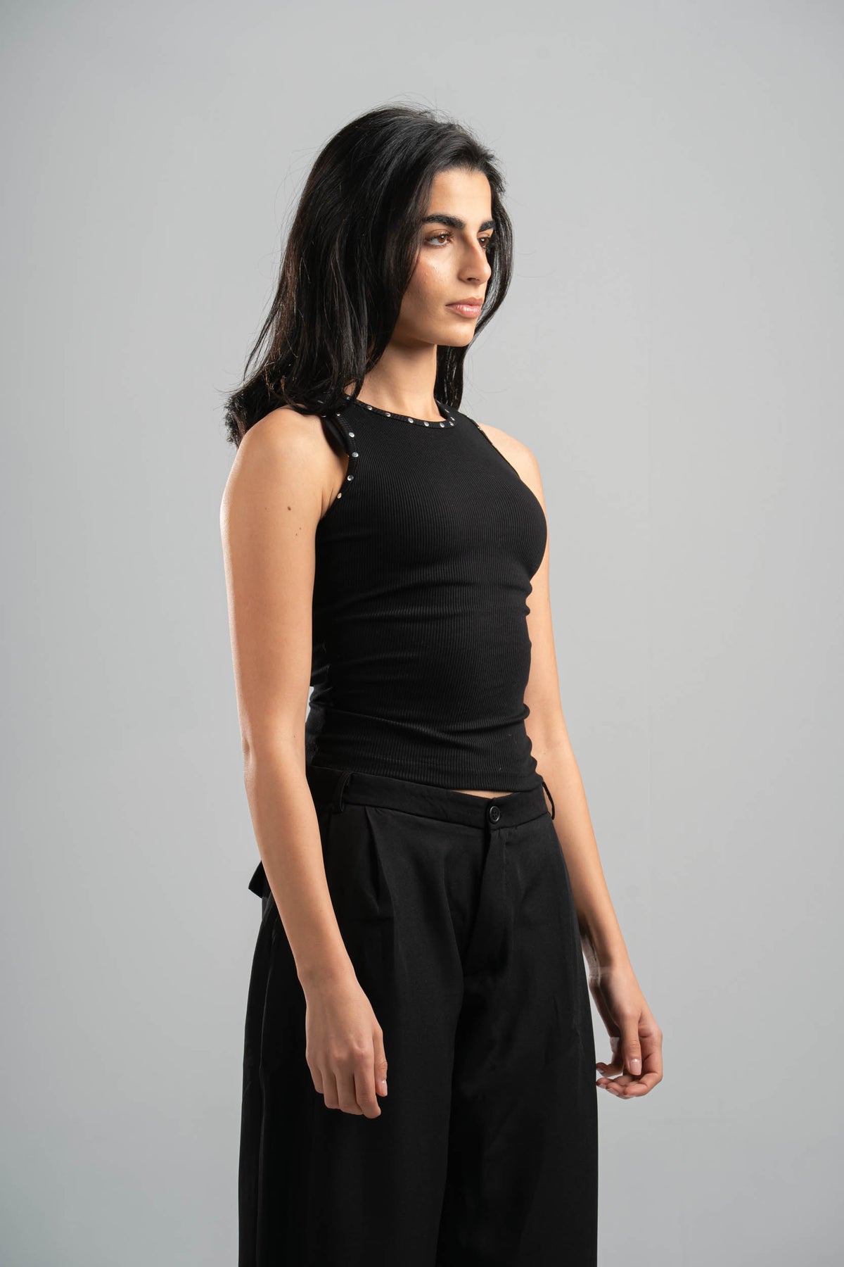 BLACK RIBBED TANK TOP WITH STUDS