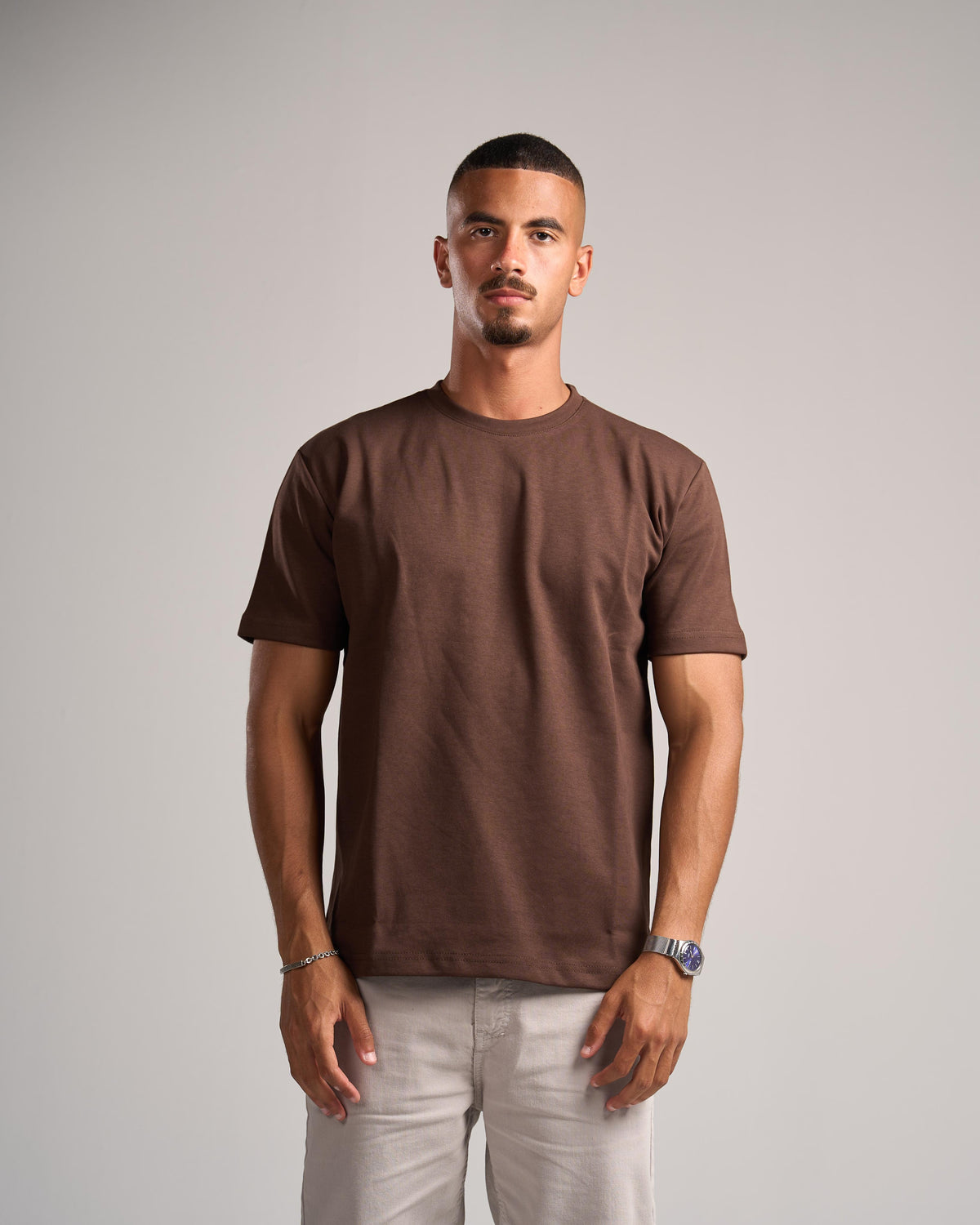 DARK BROWN ESSENTIAL T-SHIRT