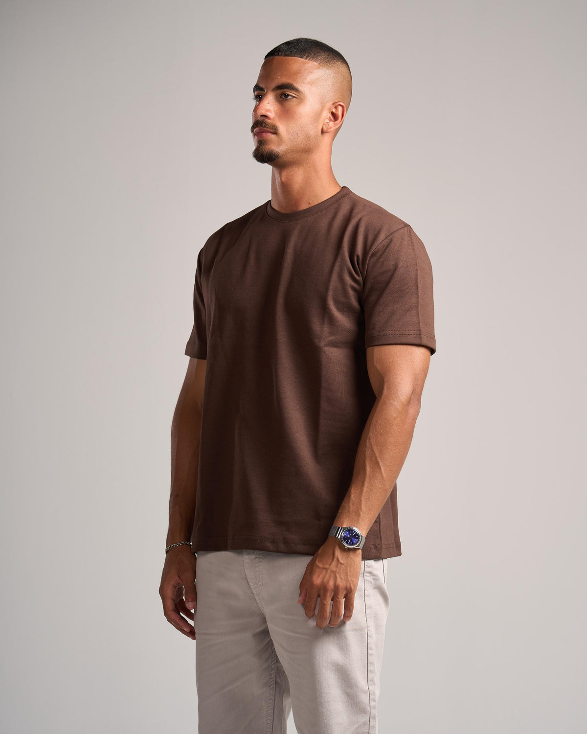 DARK BROWN ESSENTIAL T-SHIRT