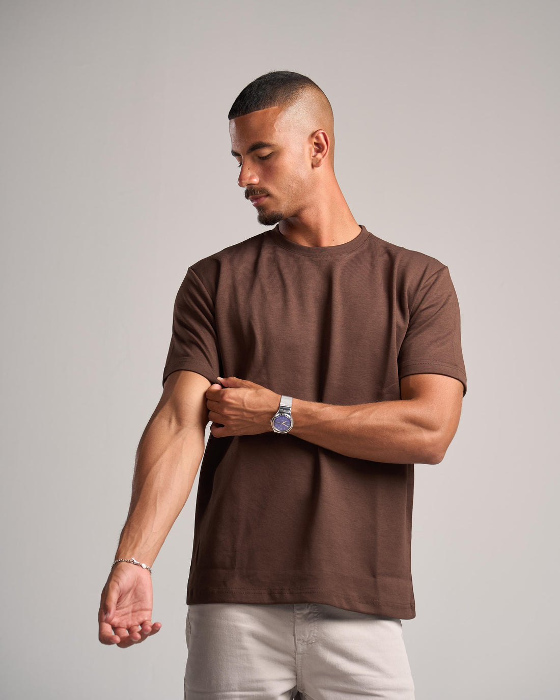 DARK BROWN ESSENTIAL T-SHIRT