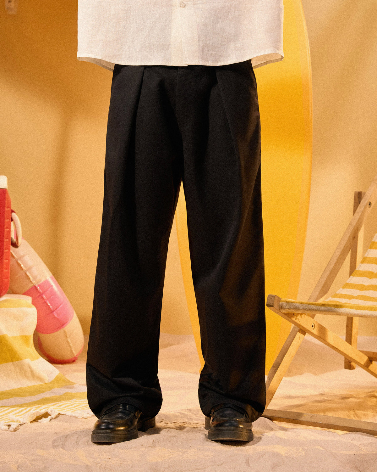 BLACK PLEATED LINEN PANTS
