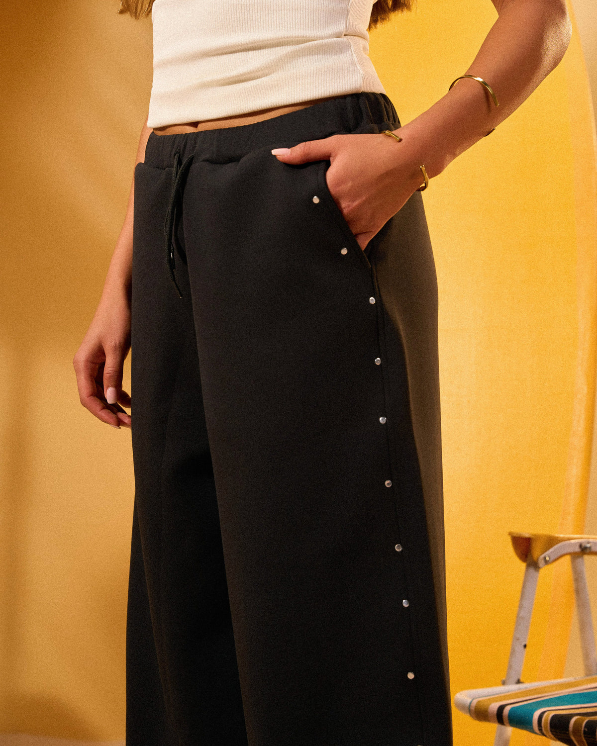 BLACK WOMEN'S WIDE LEG STUDDED SWEATPANTS