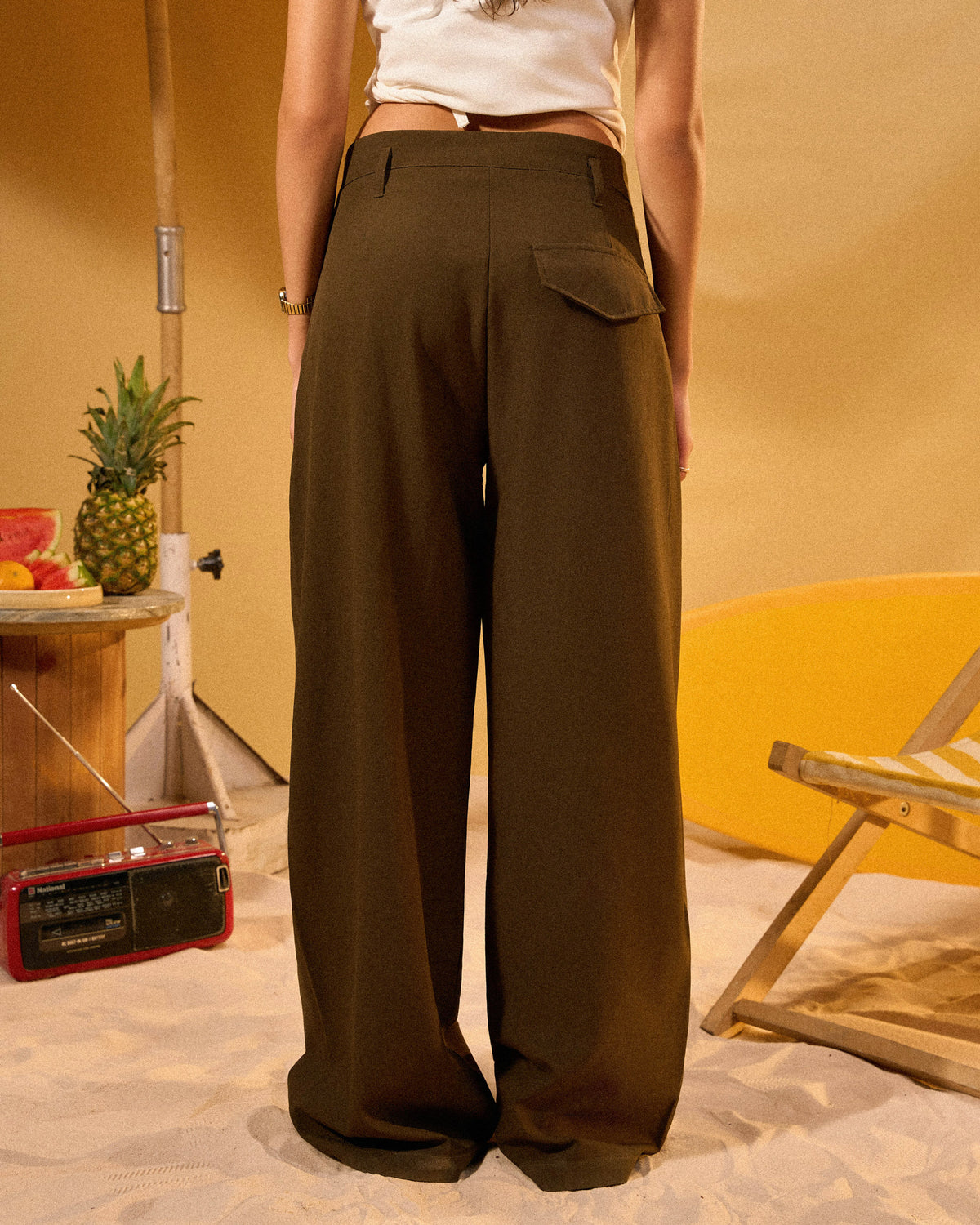 DARK BROWN DOUBLE BUTTON PLEATED PANTS