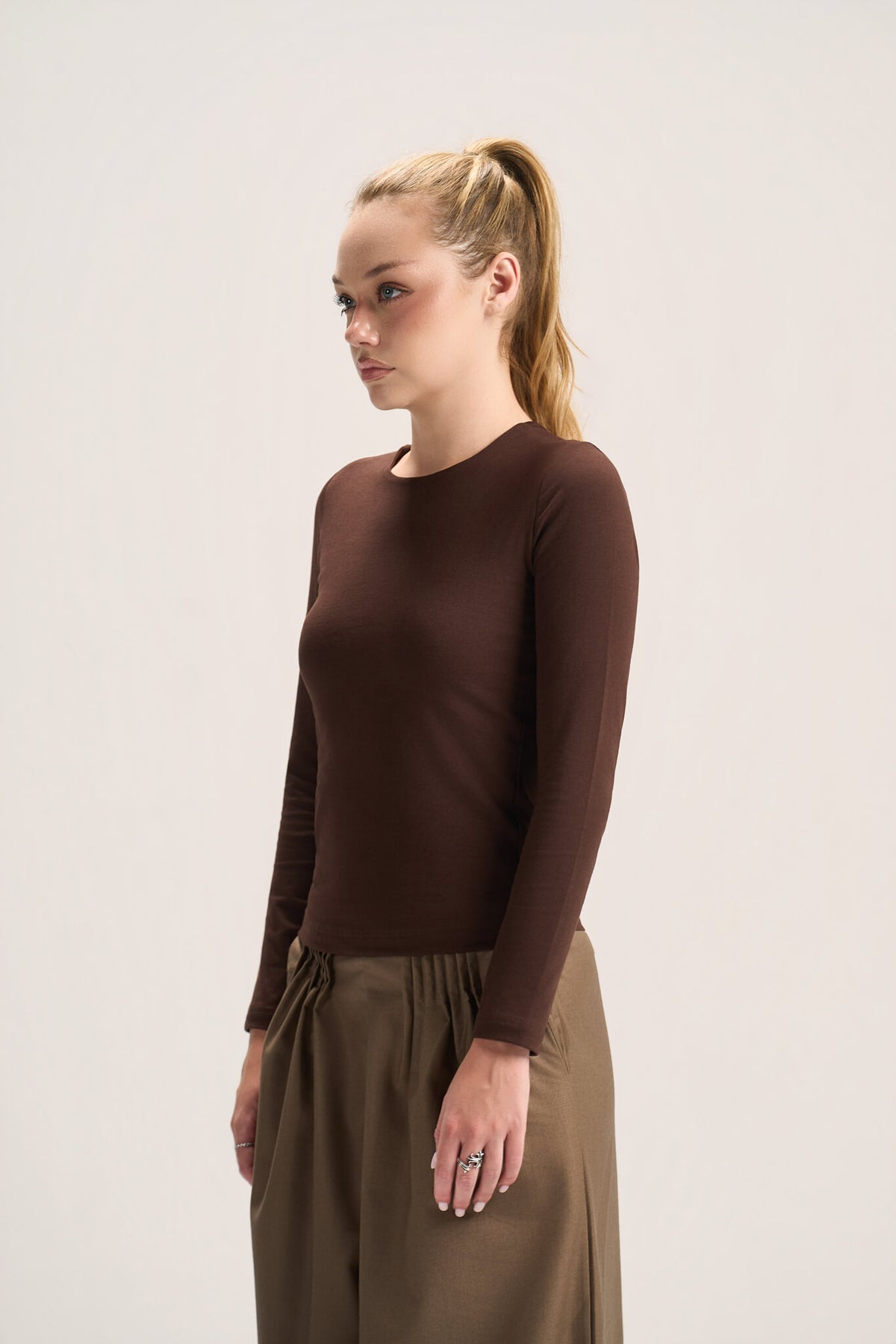 ROUND NECK LONG SLEEVE TOP