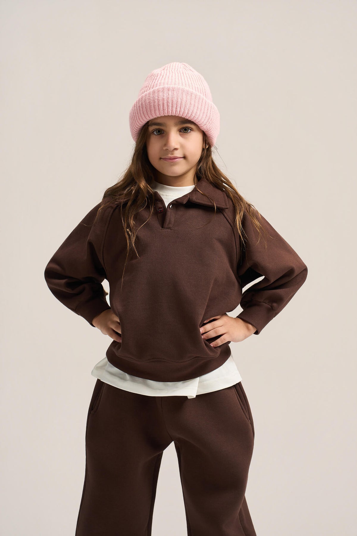 DARK BROWN LITTLE ONES V-NECK COLLAR SWEATSHIRT