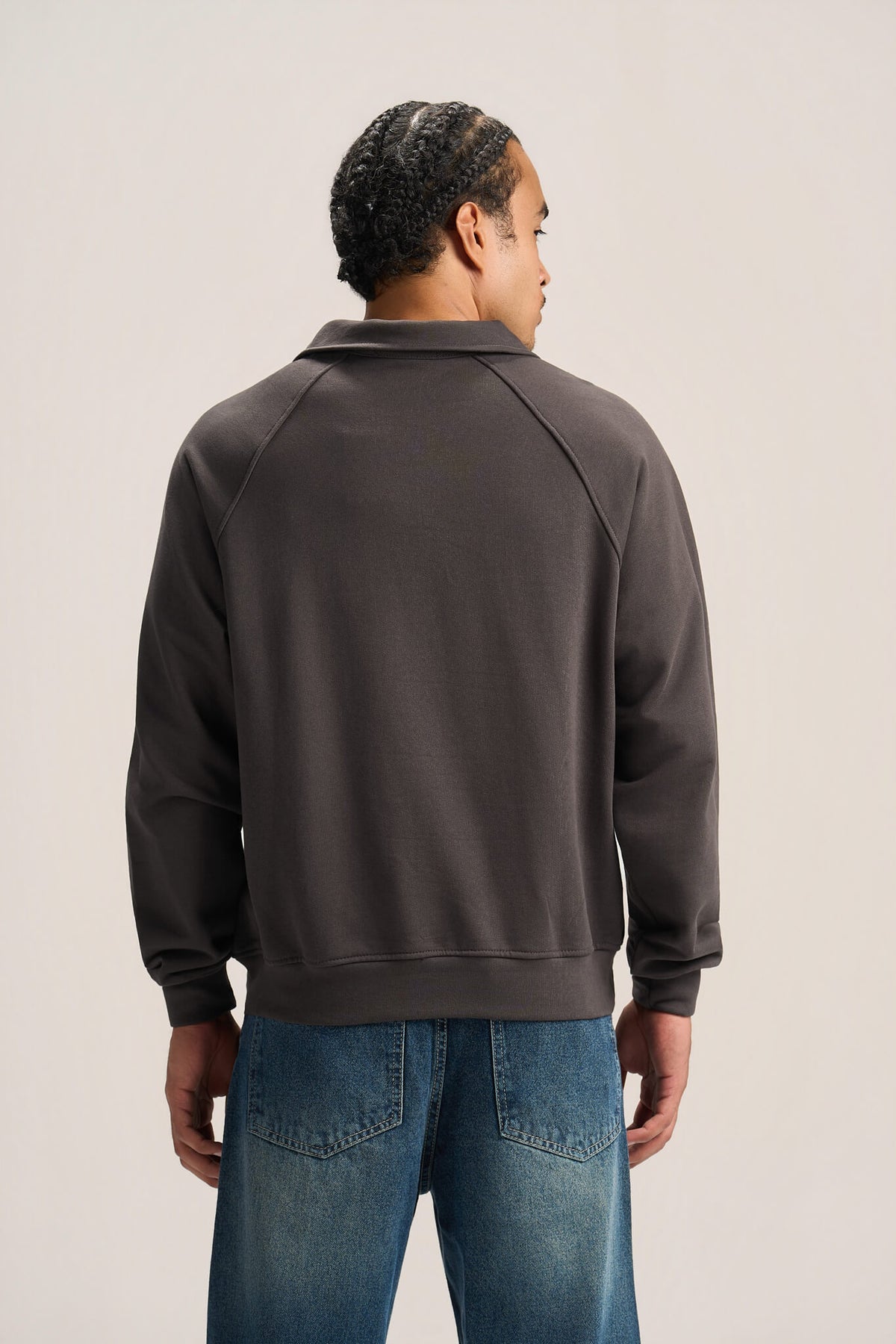 V-NECK COLLAR SWEATSHIRT