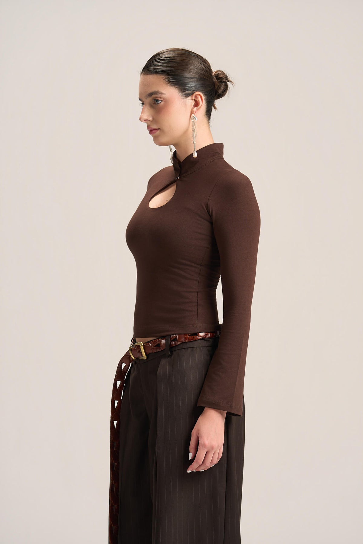 KEYHOLE LONG SLEEVE TOP