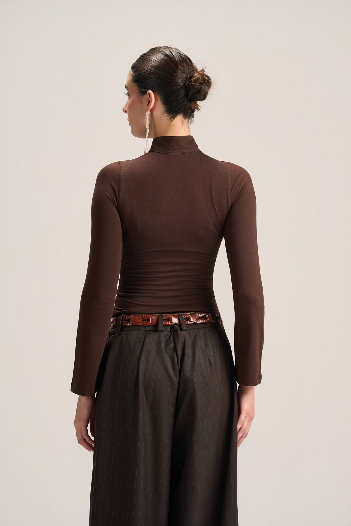 KEYHOLE LONG SLEEVE TOP