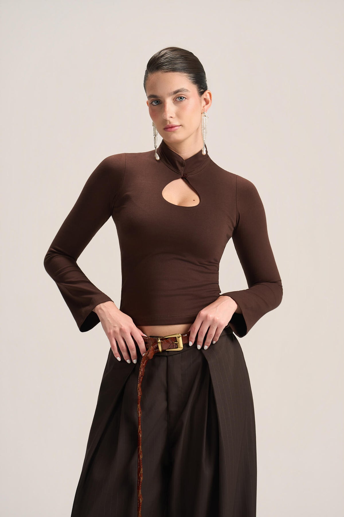 KEYHOLE LONG SLEEVE TOP