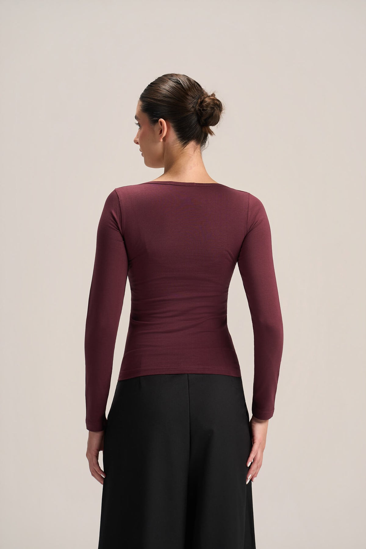 SQUARE NECK LONG SLEEVE TOP