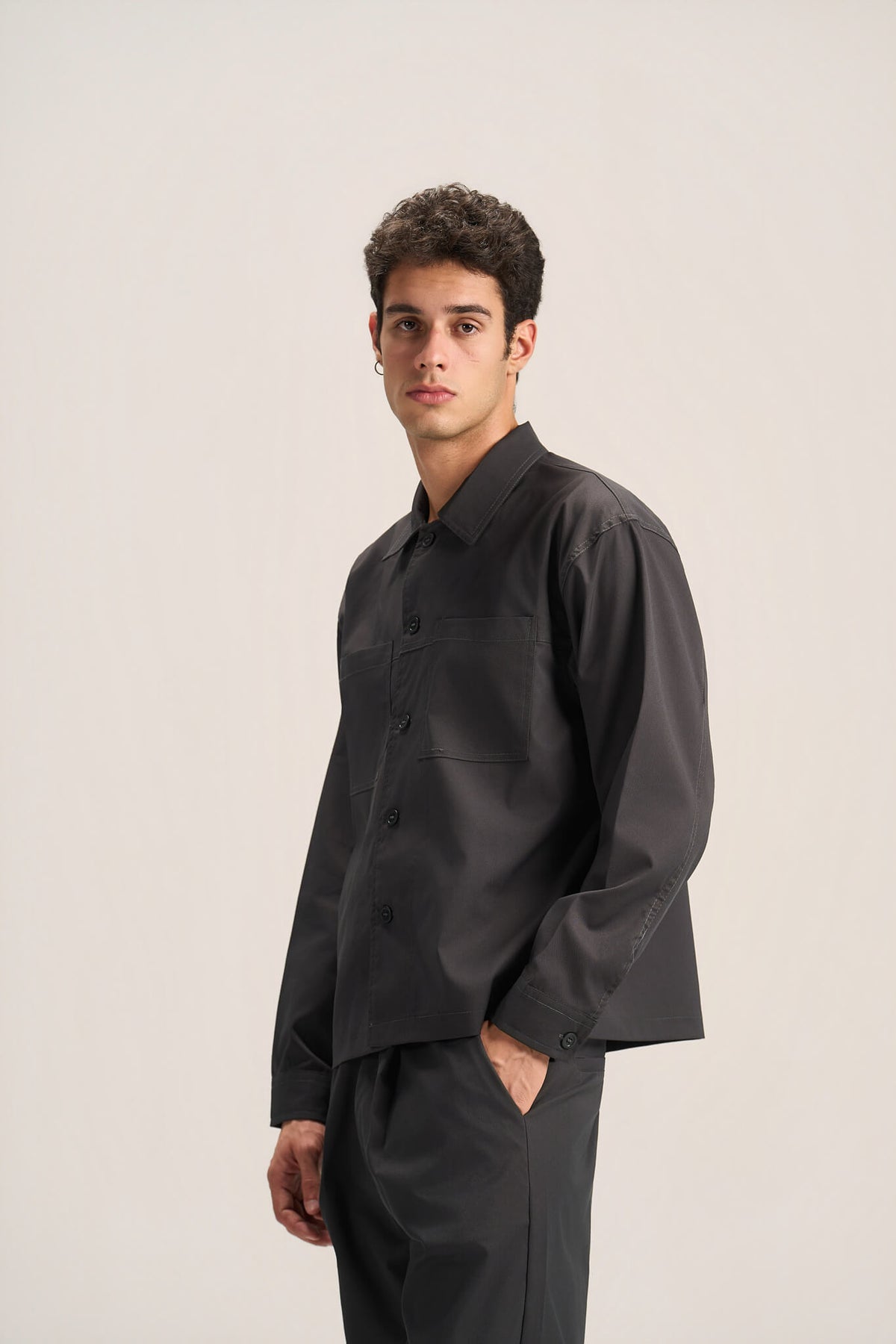 ESSENTIAL TAILORED OVERSHIRT