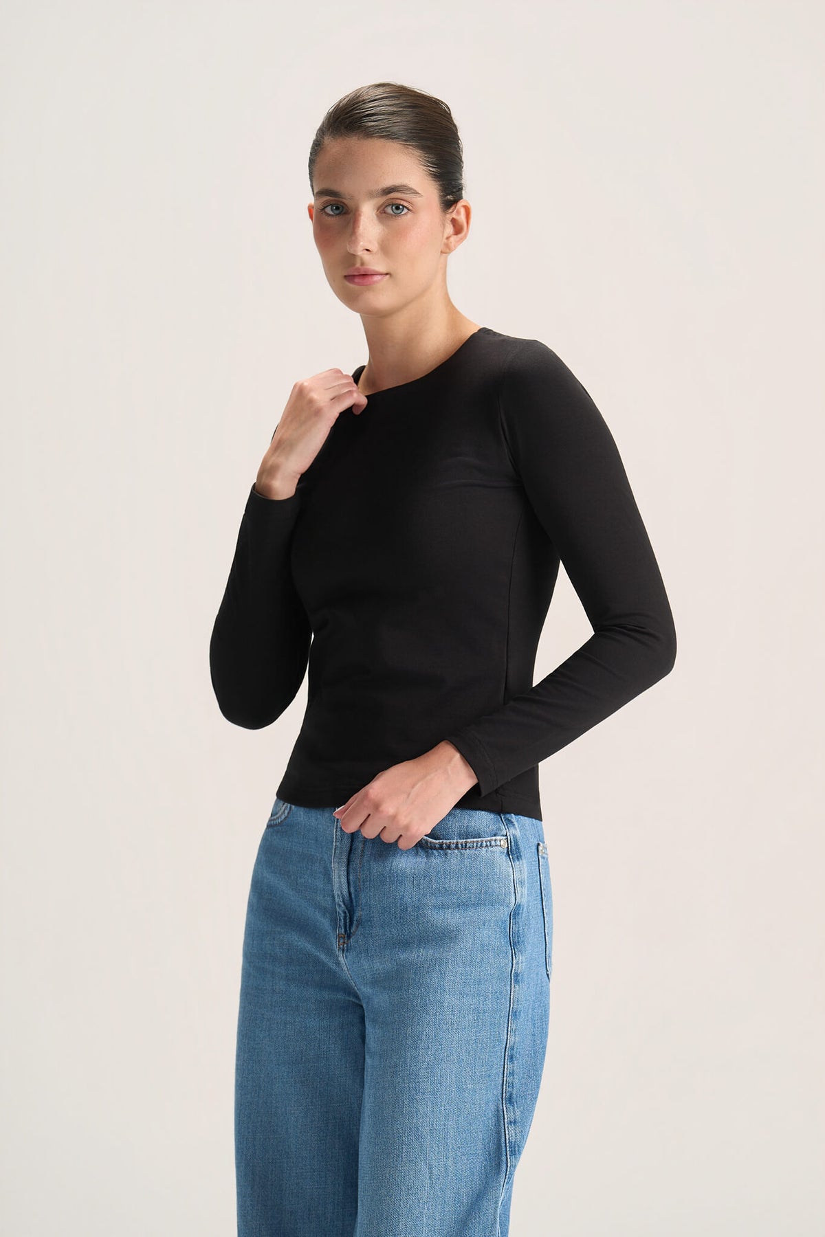 ROUND NECK LONG SLEEVE TOP