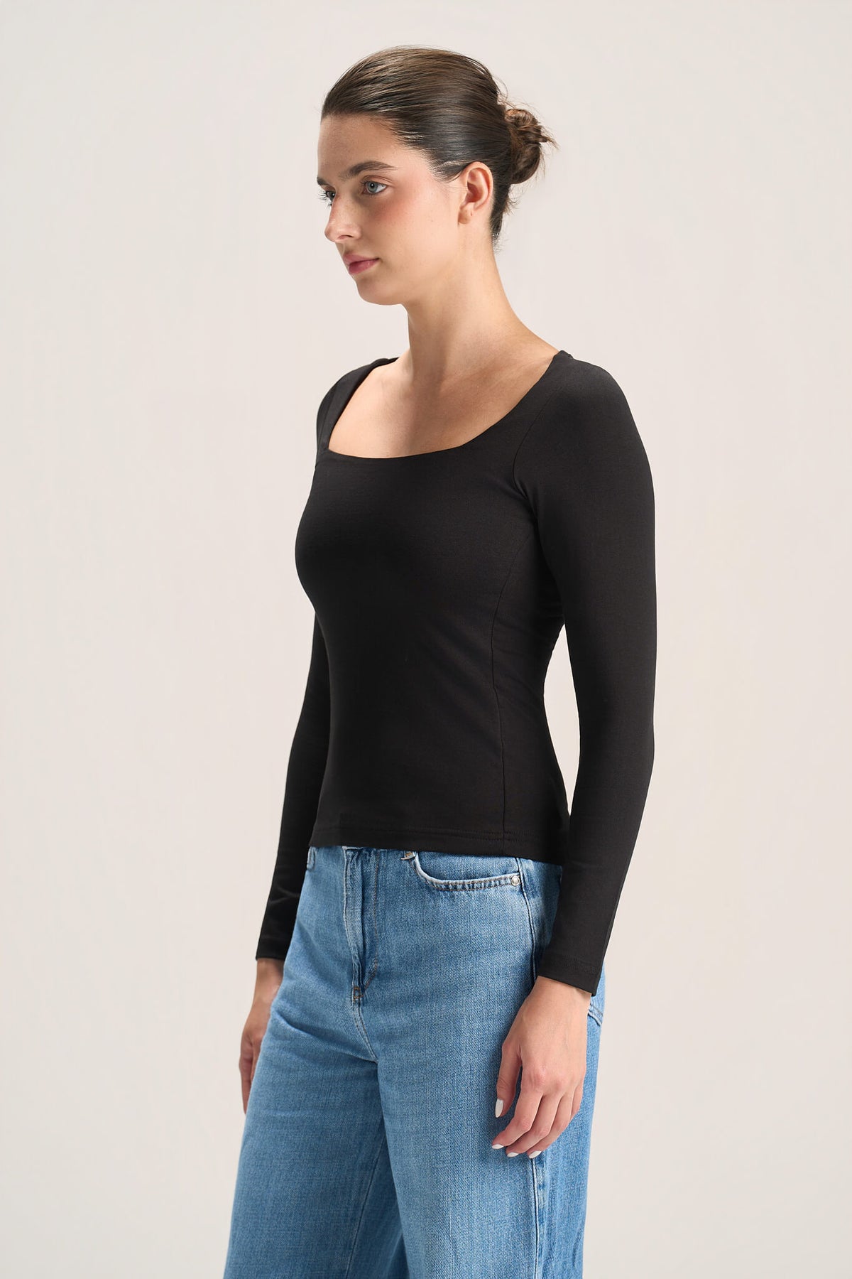 SQUARE NECK LONG SLEEVE TOP