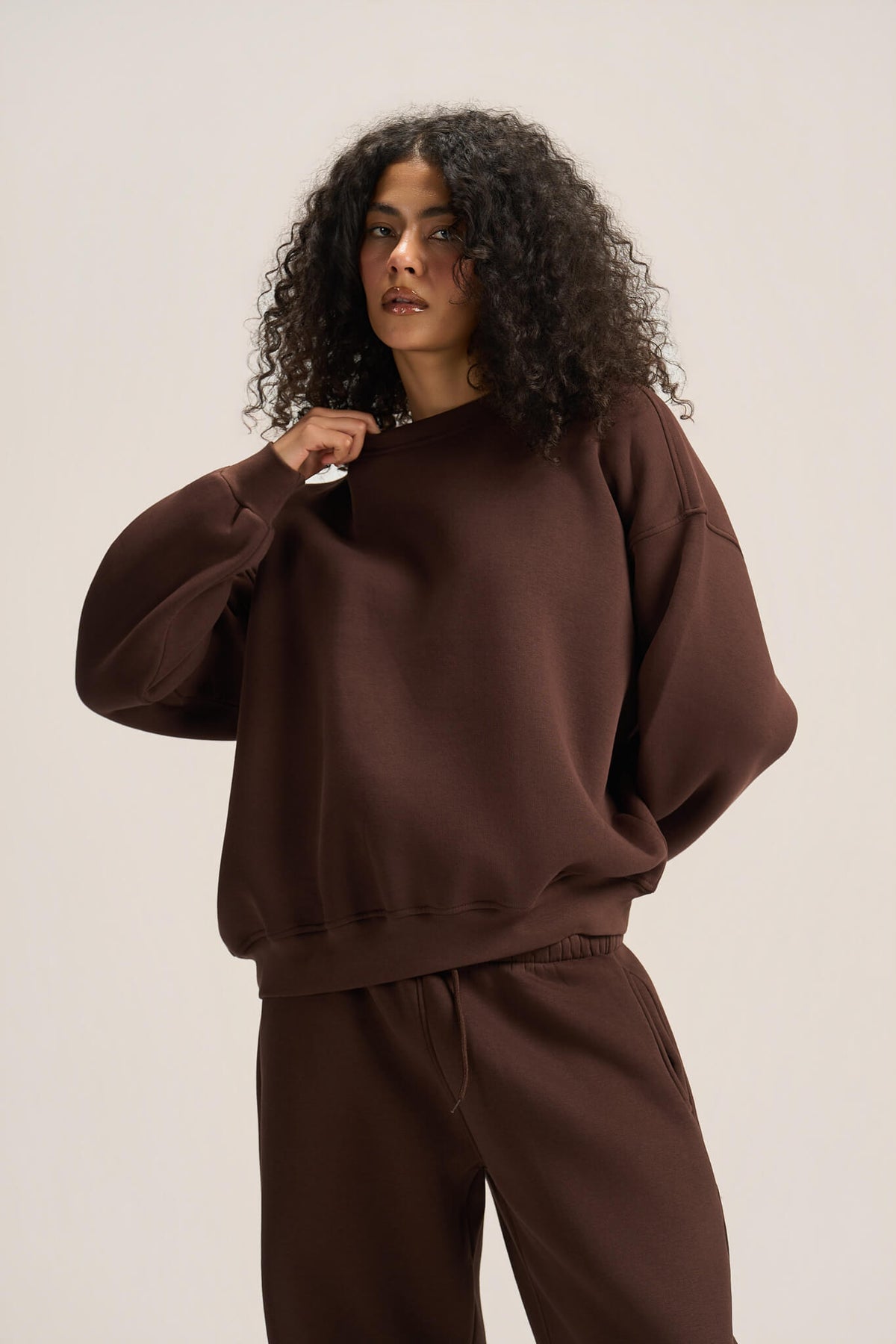 DARK BROWN BOXY-FIT CREWNECK