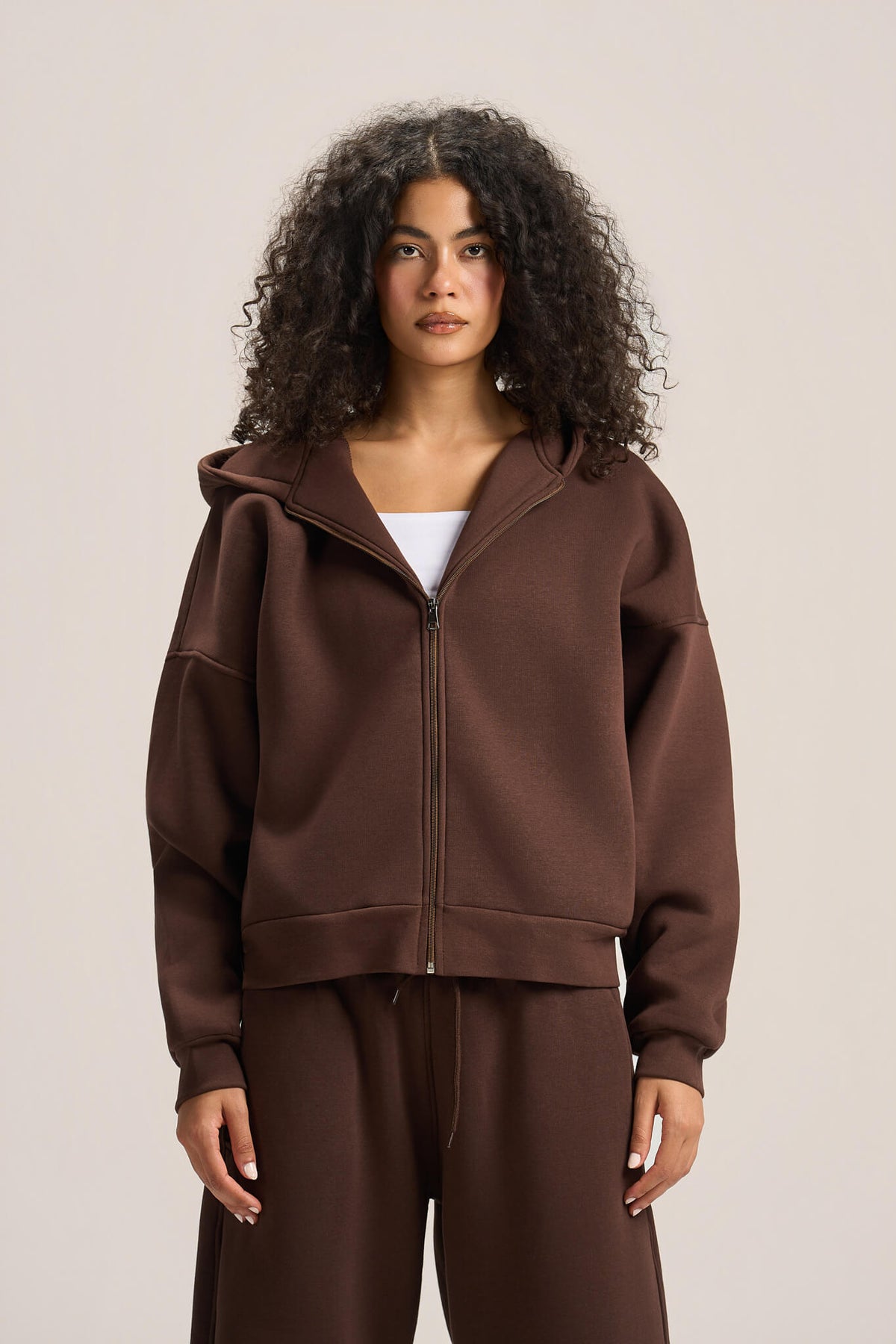 DARK BROWN ESSENTIAL ZIP UP HOODIE