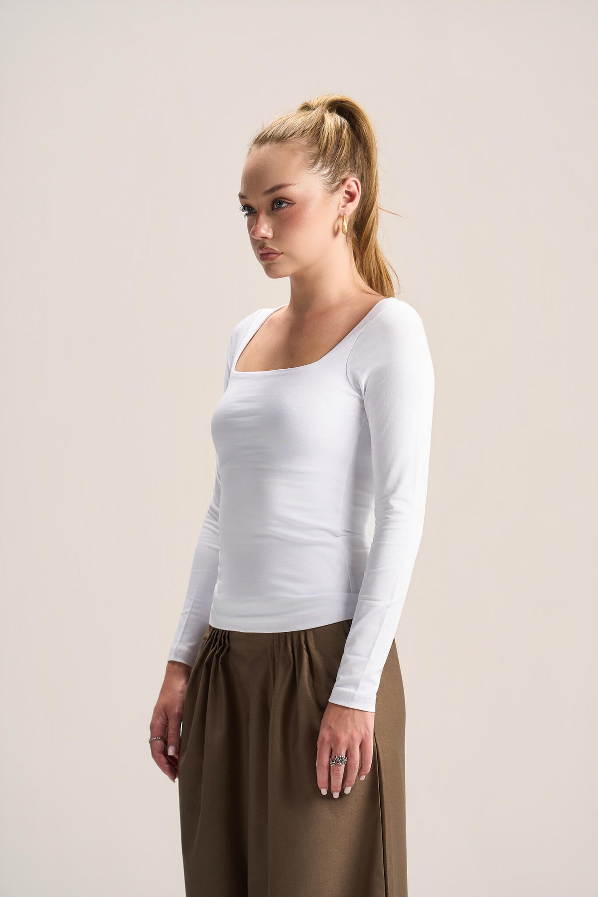 SQUARE NECK LONG SLEEVE TOP