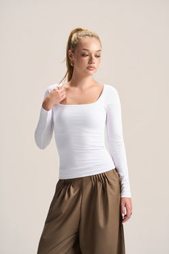 SQUARE NECK LONG SLEEVE TOP