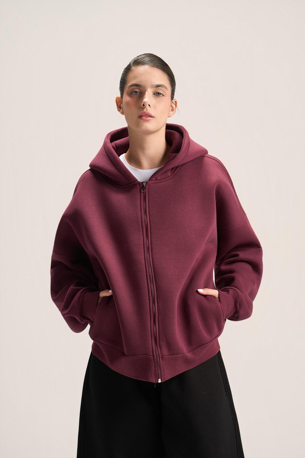BURGUNDY ESSENTIAL ZIP UP HOODIE