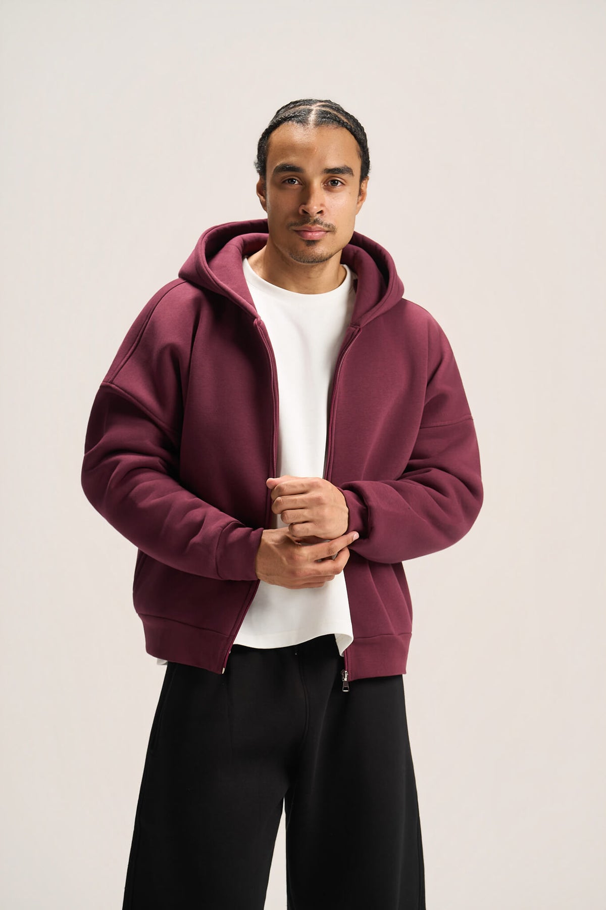 BURGUNDY ESSENTIAL ZIP UP HOODIE
