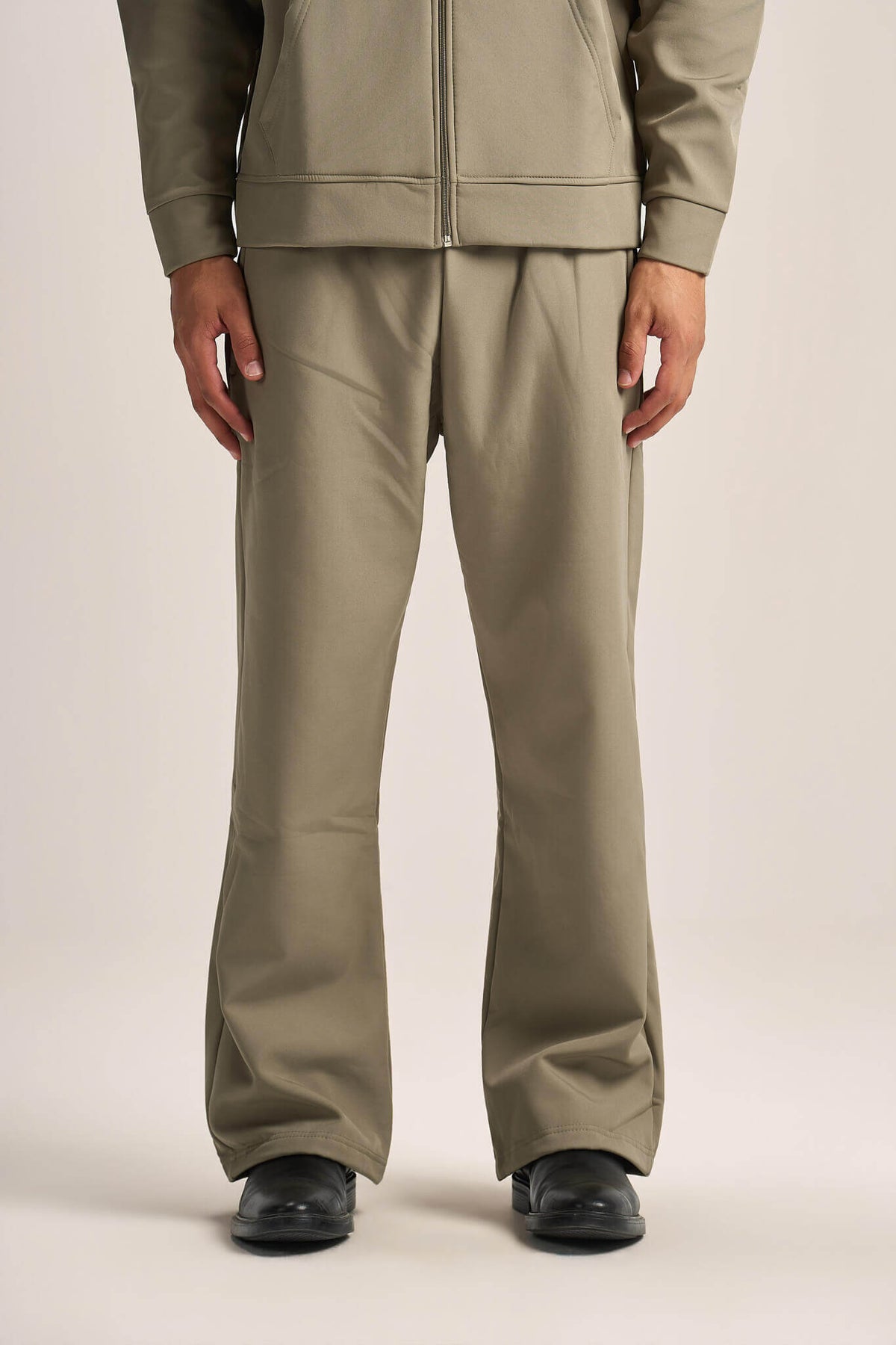OLIVE SOFT RELAXED FIT PANTS