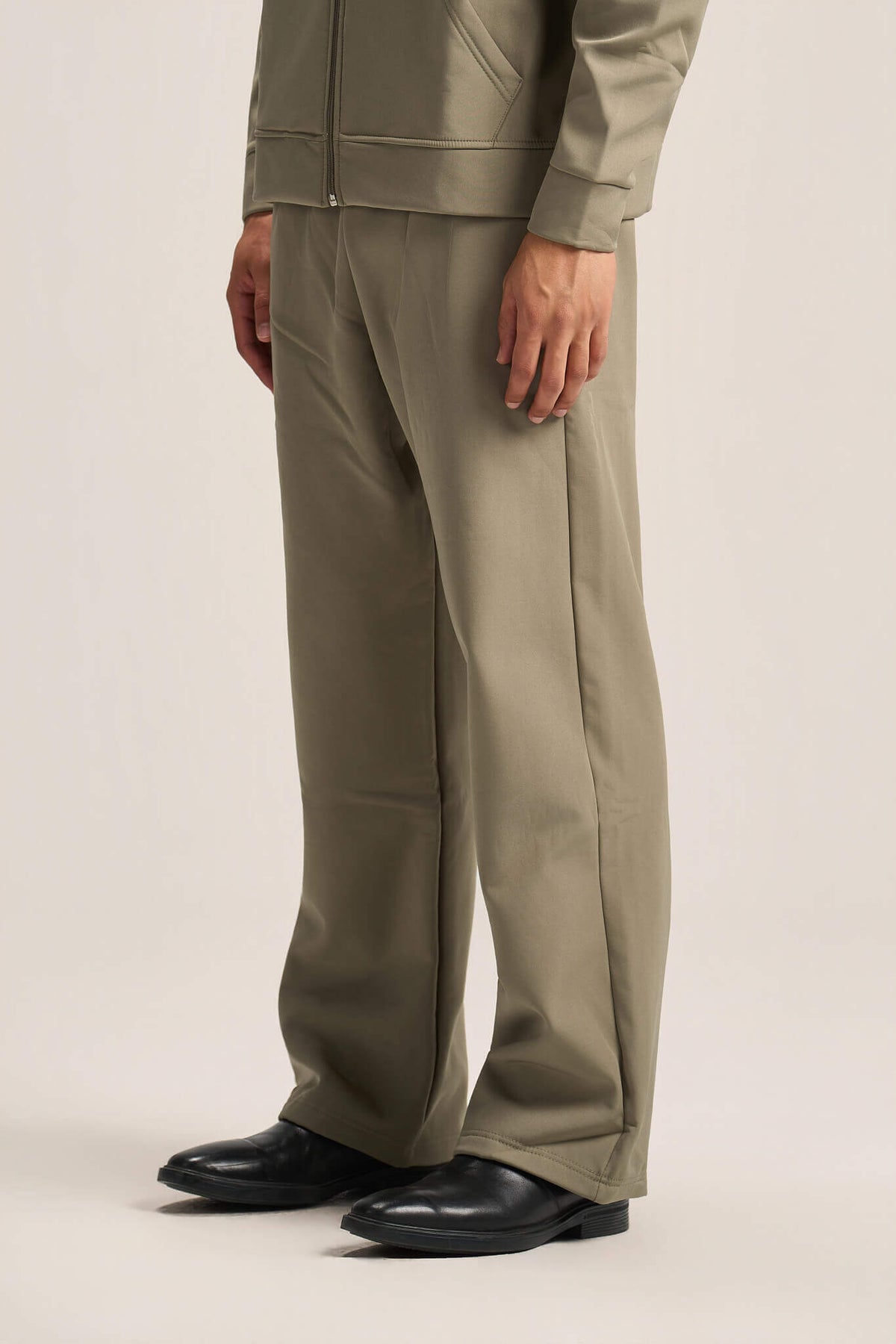 OLIVE SOFT RELAXED FIT PANTS