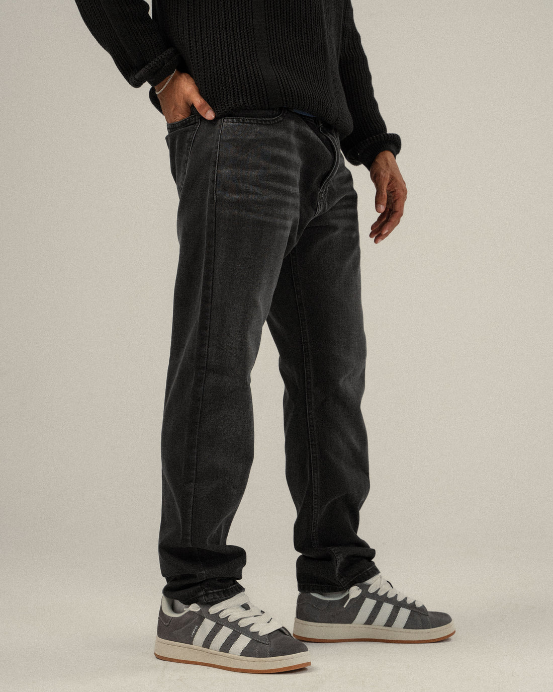 BLACK STRAIGHT LEG DENIM PANTS