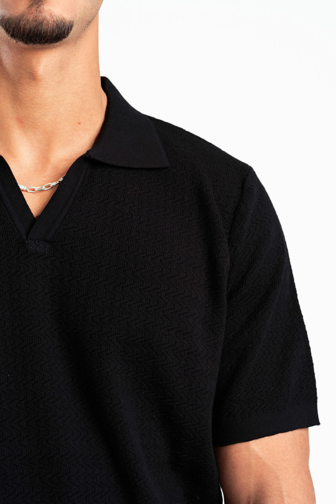 BLACK WAVY TEXTURE KNIT POLO 03