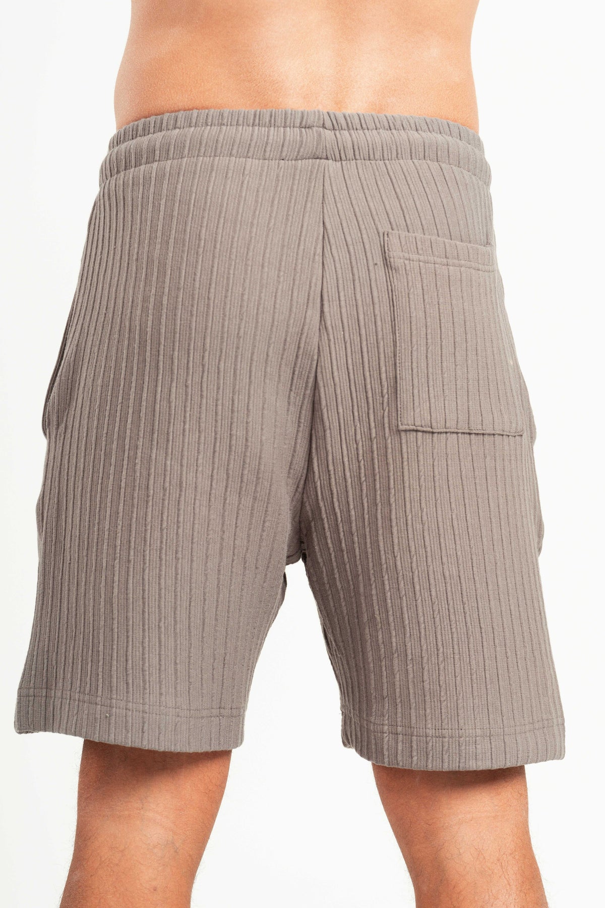 GREY WAVY PLEATED SHORT