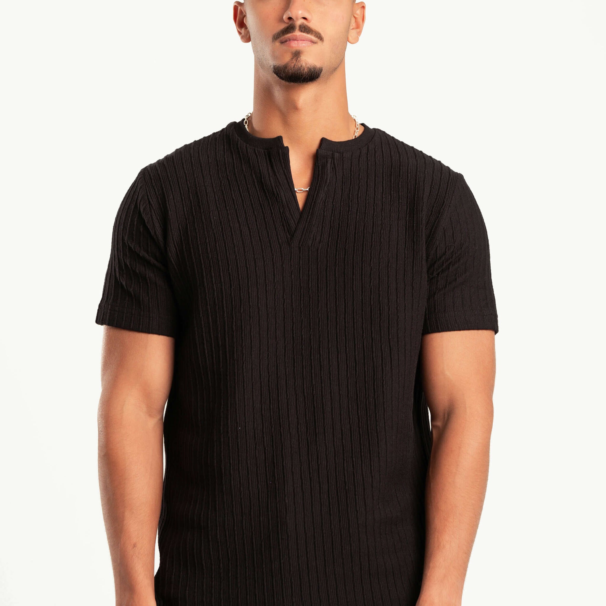 BLACK WAVY PLEATED SHORT SLEEVE T-SHIRT