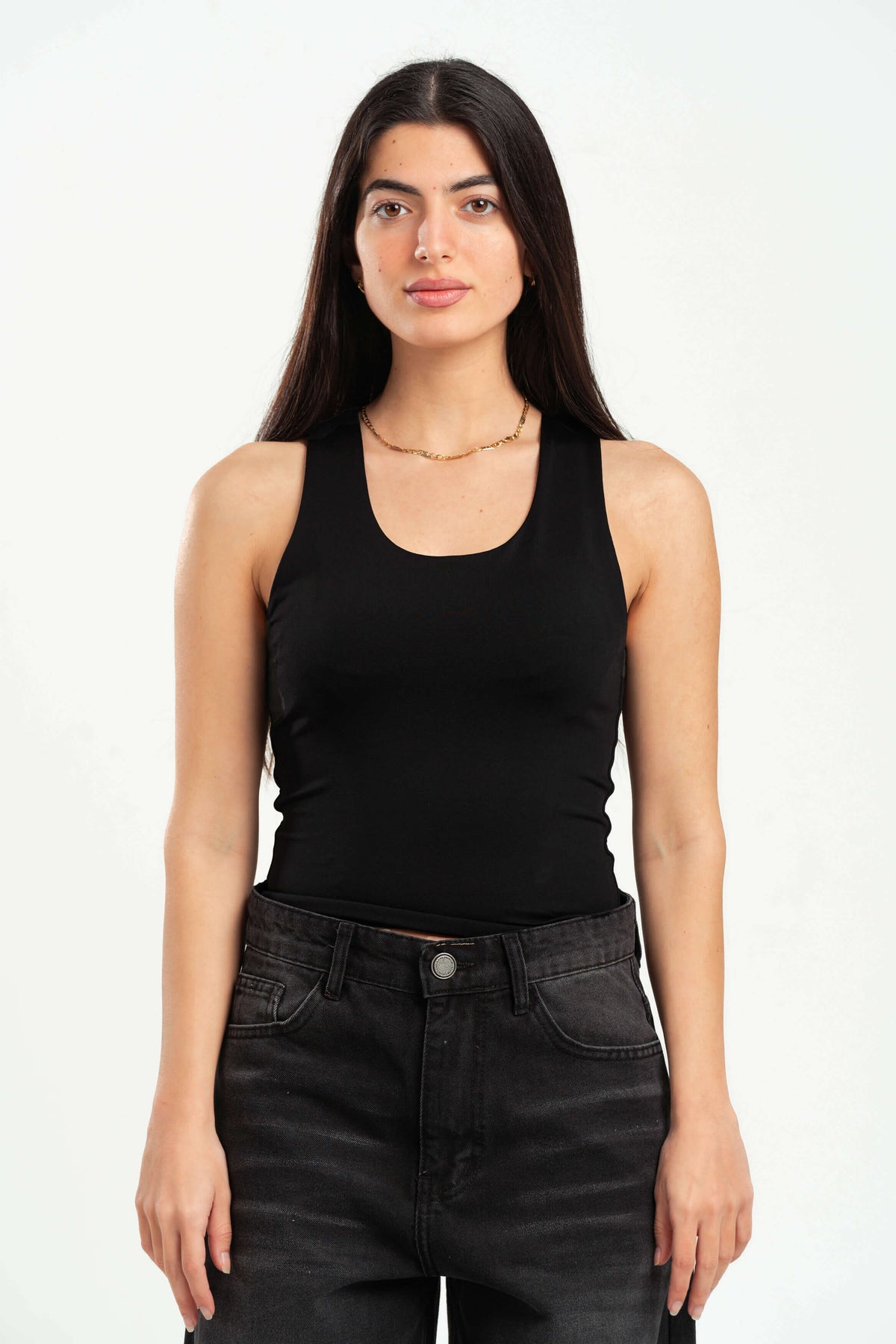 BLACK SLEEVELESS TOP