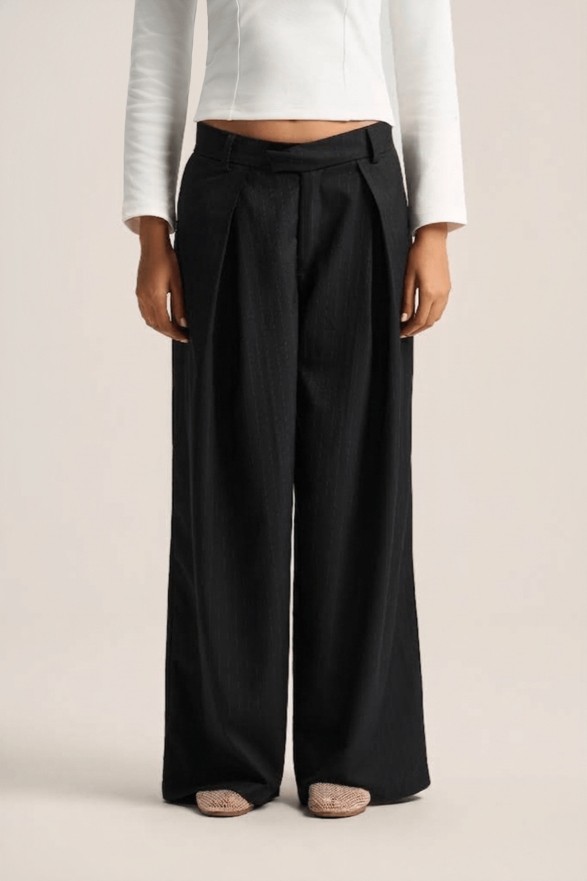 PLEATED STRIPED PANTS