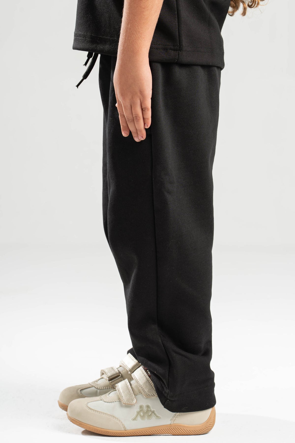 BLACK LITTLE ONES RELAXED LIGHTWEIGHT SWEATPANTS