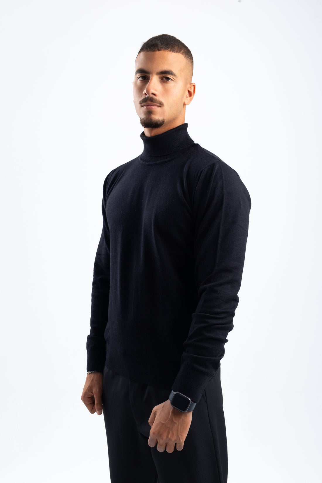 BLACK KNITTED TURTLENECK