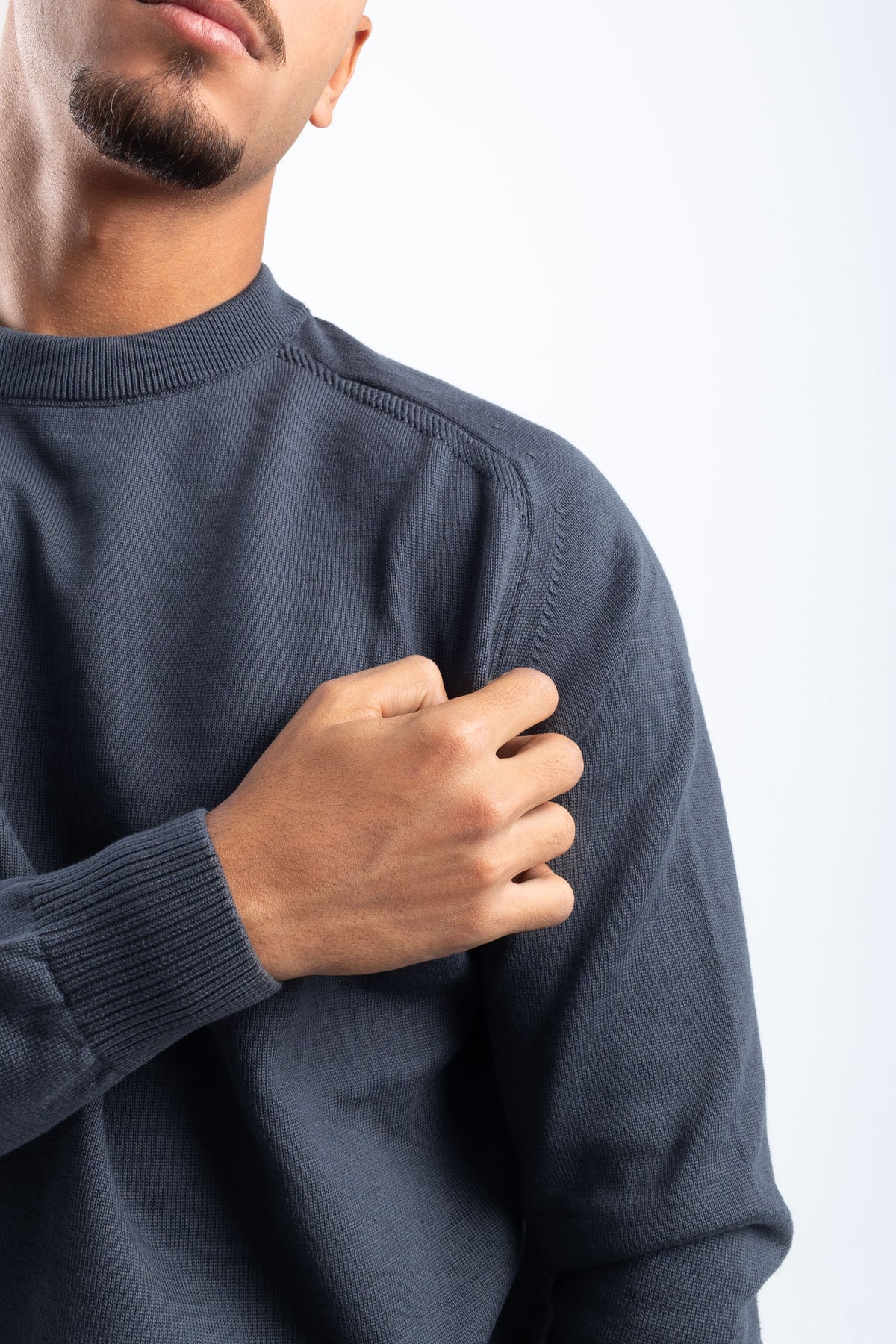 GREY STITCHED KNITTED CREWNECK